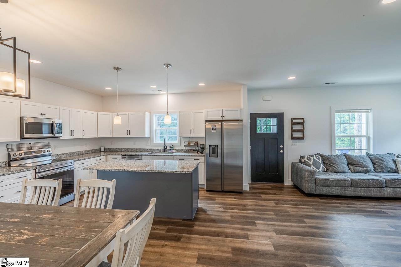 254 Stone Avenue Woodruff, SC 29388