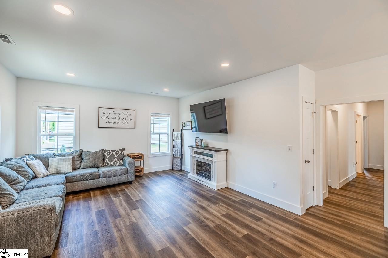 254 Stone Avenue Woodruff, SC 29388