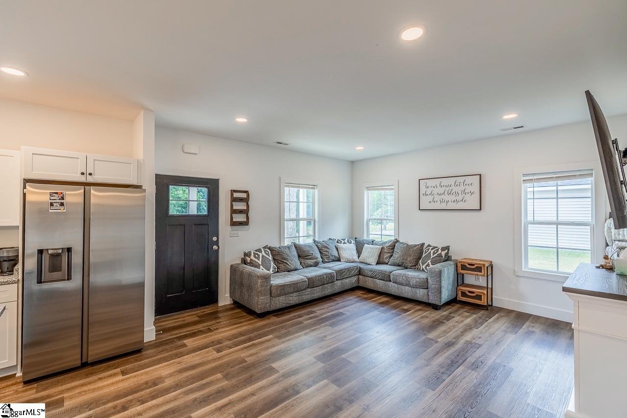 254 Stone Avenue Woodruff, SC 29388