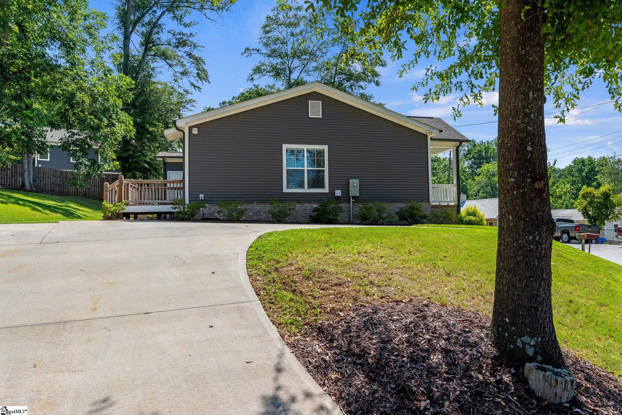 55 Baxter Street Greenville, SC 29607