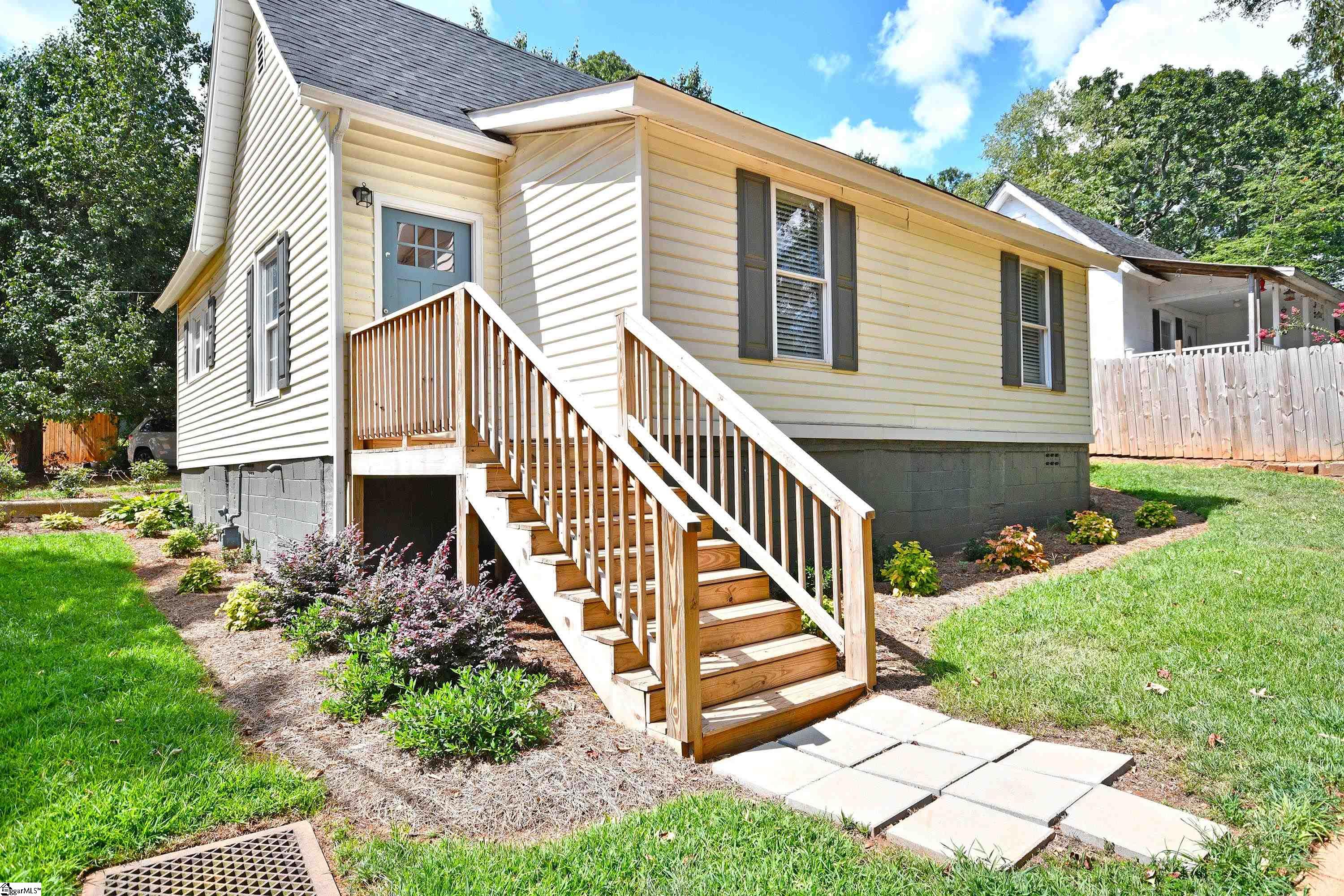 5 Cardwell Street Greenville, SC 29605