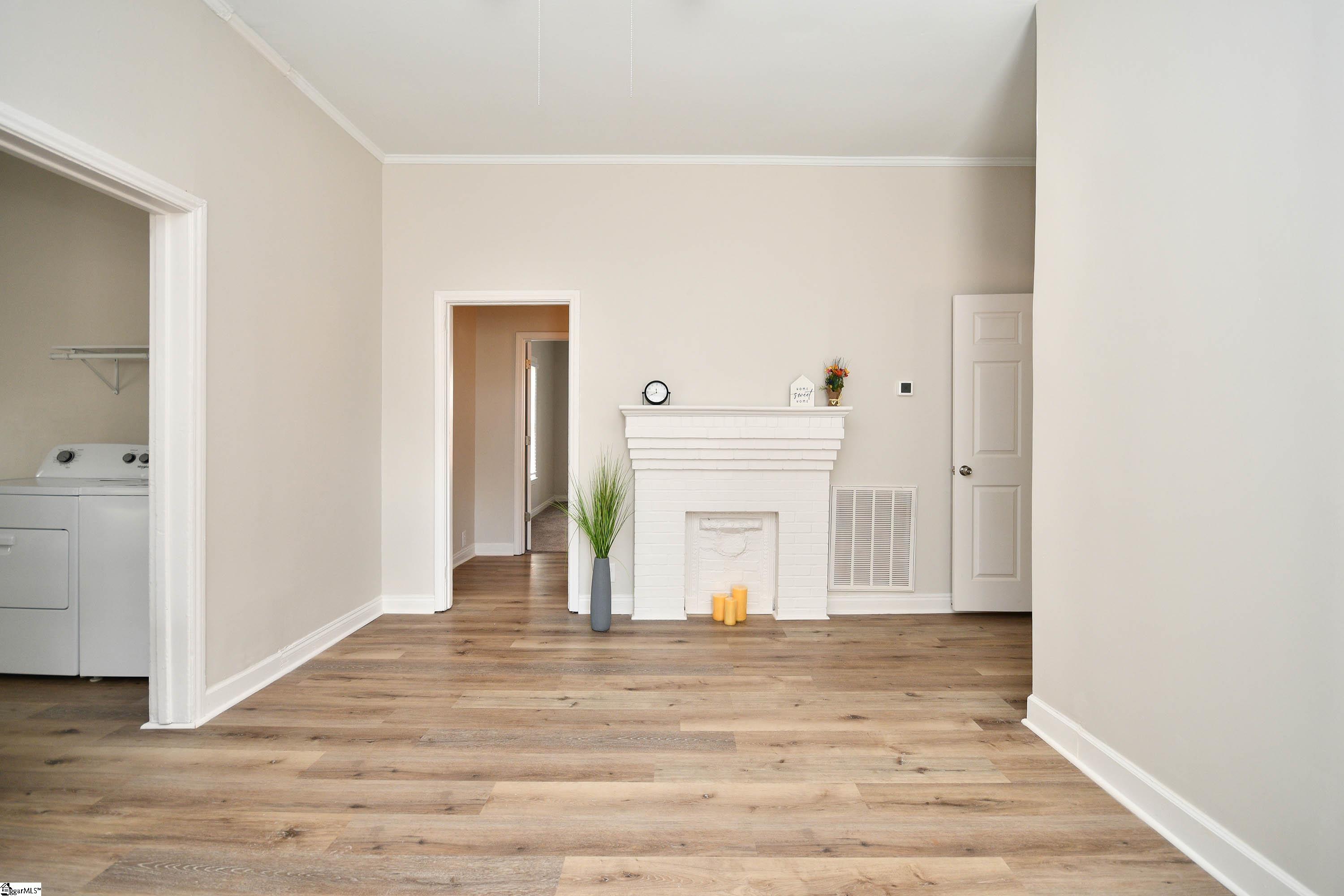 5 Cardwell Street Greenville, SC 29605