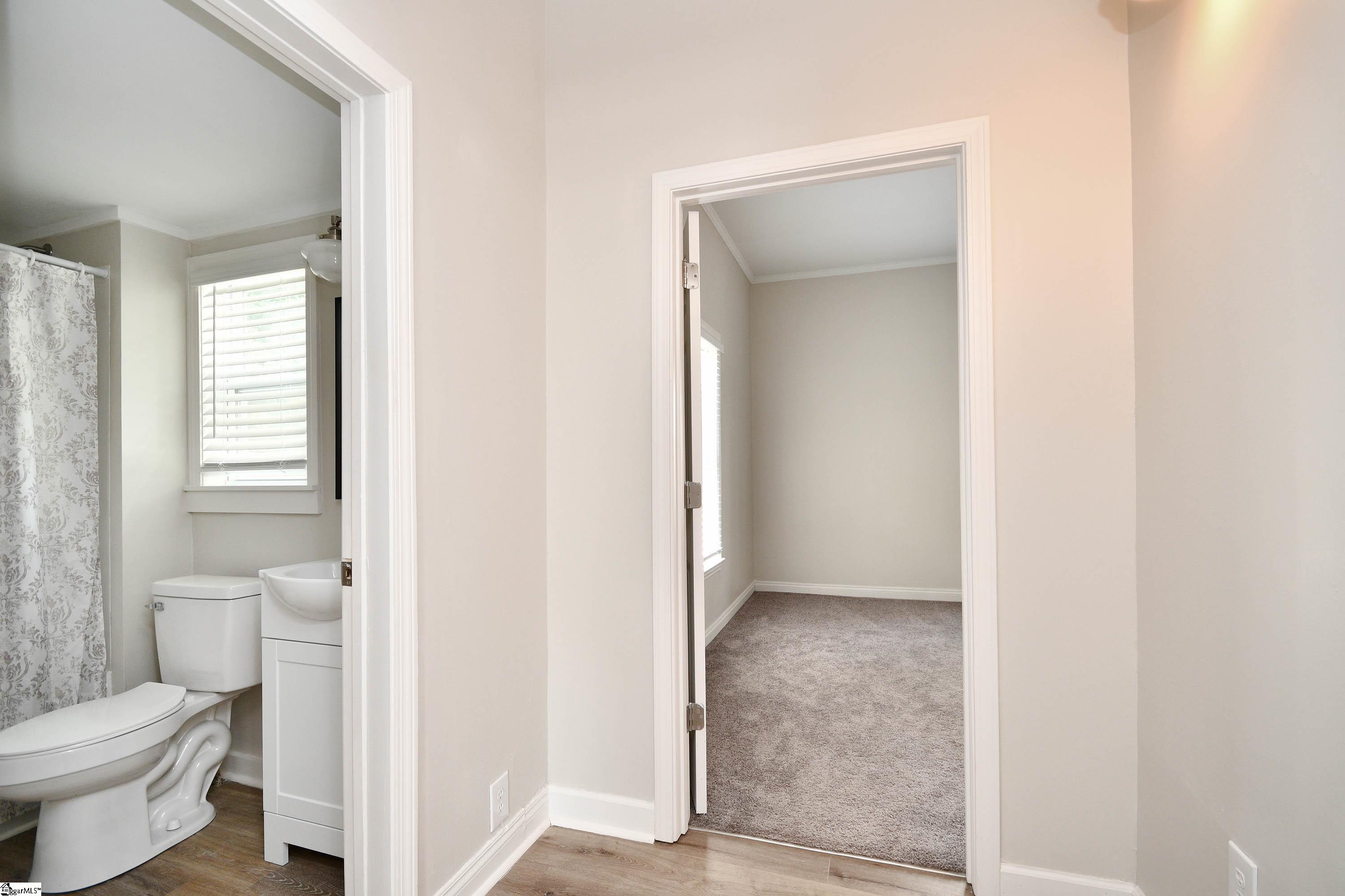 5 Cardwell Street Greenville, SC 29605