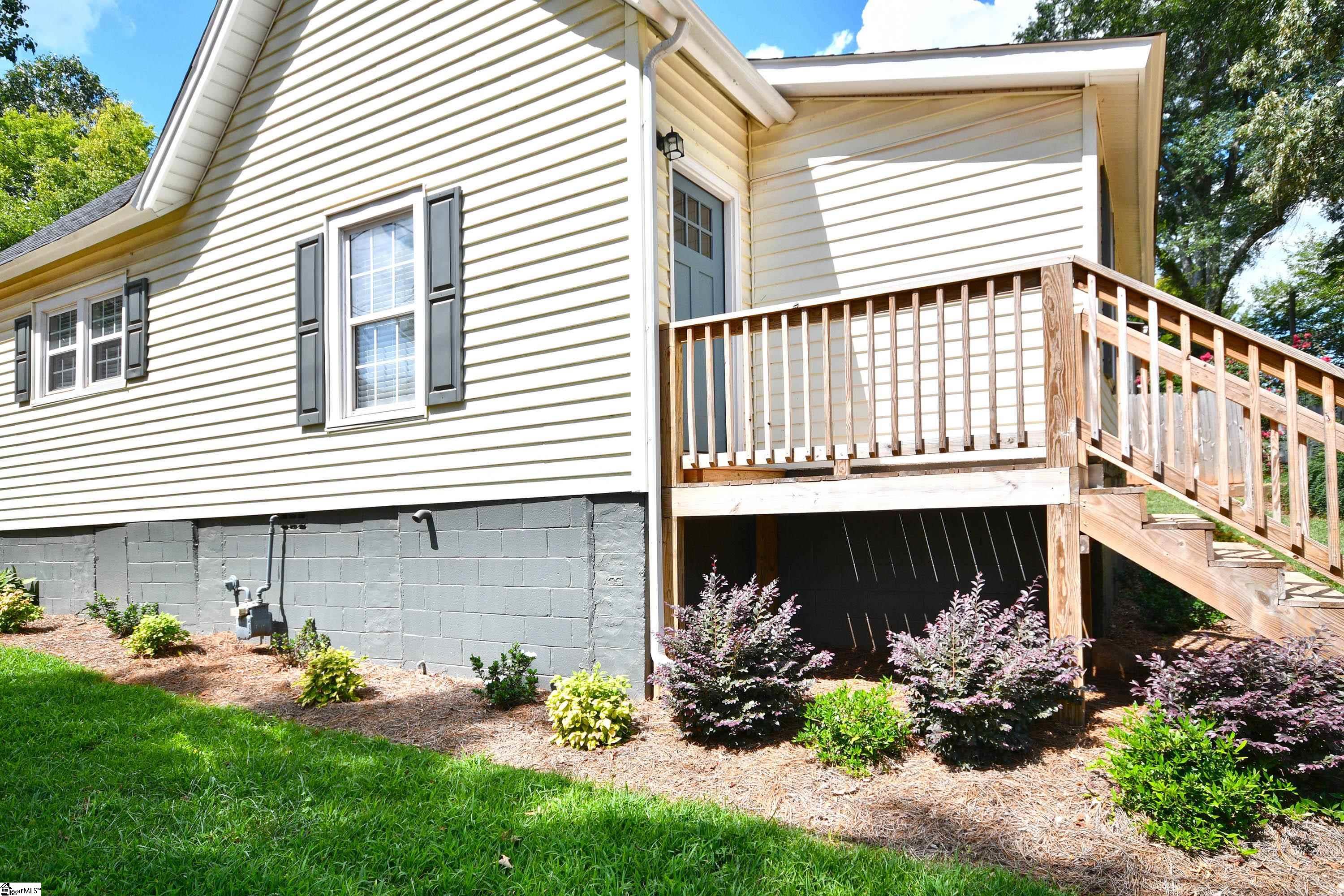 5 Cardwell Street Greenville, SC 29605