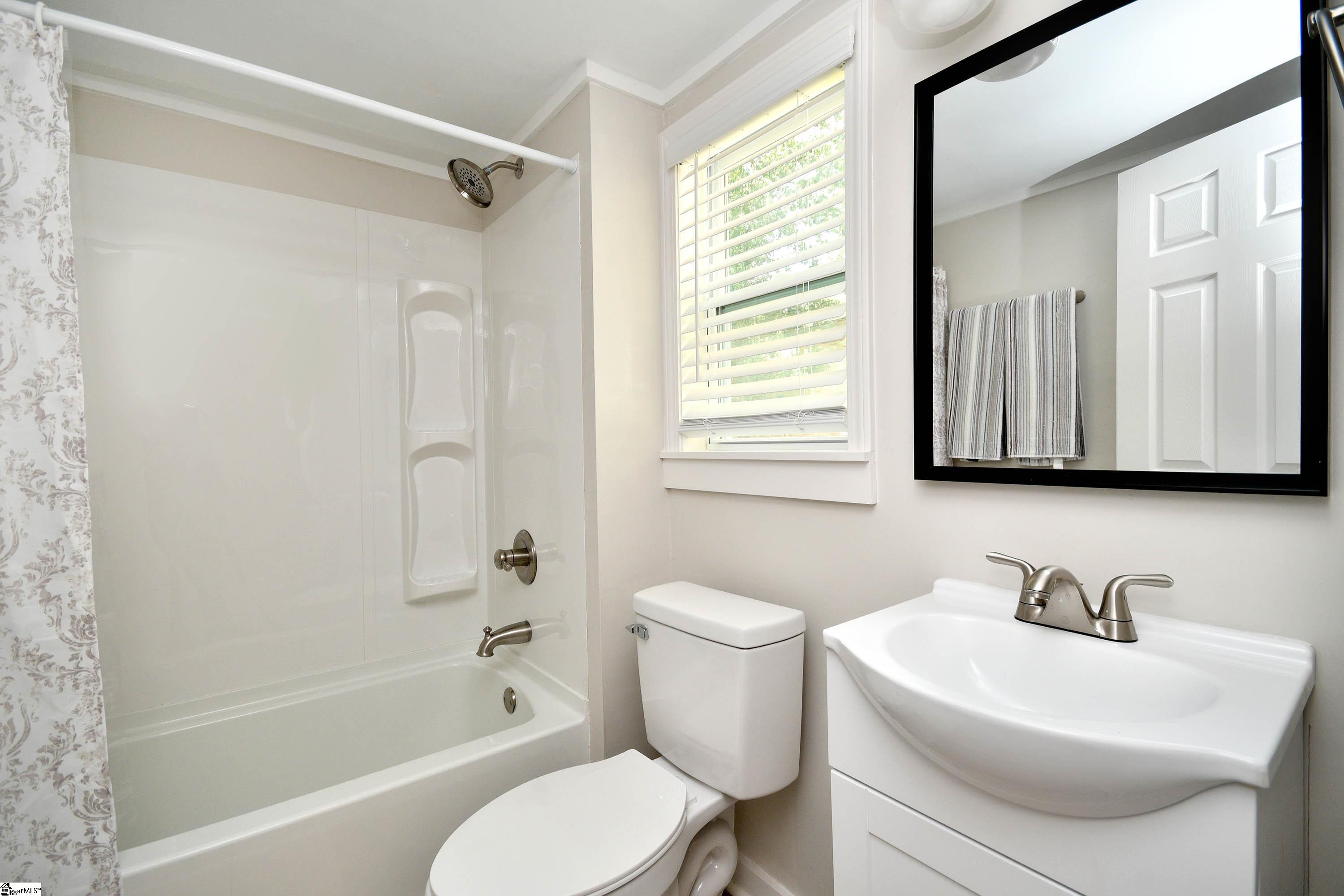 5 Cardwell Street Greenville, SC 29605