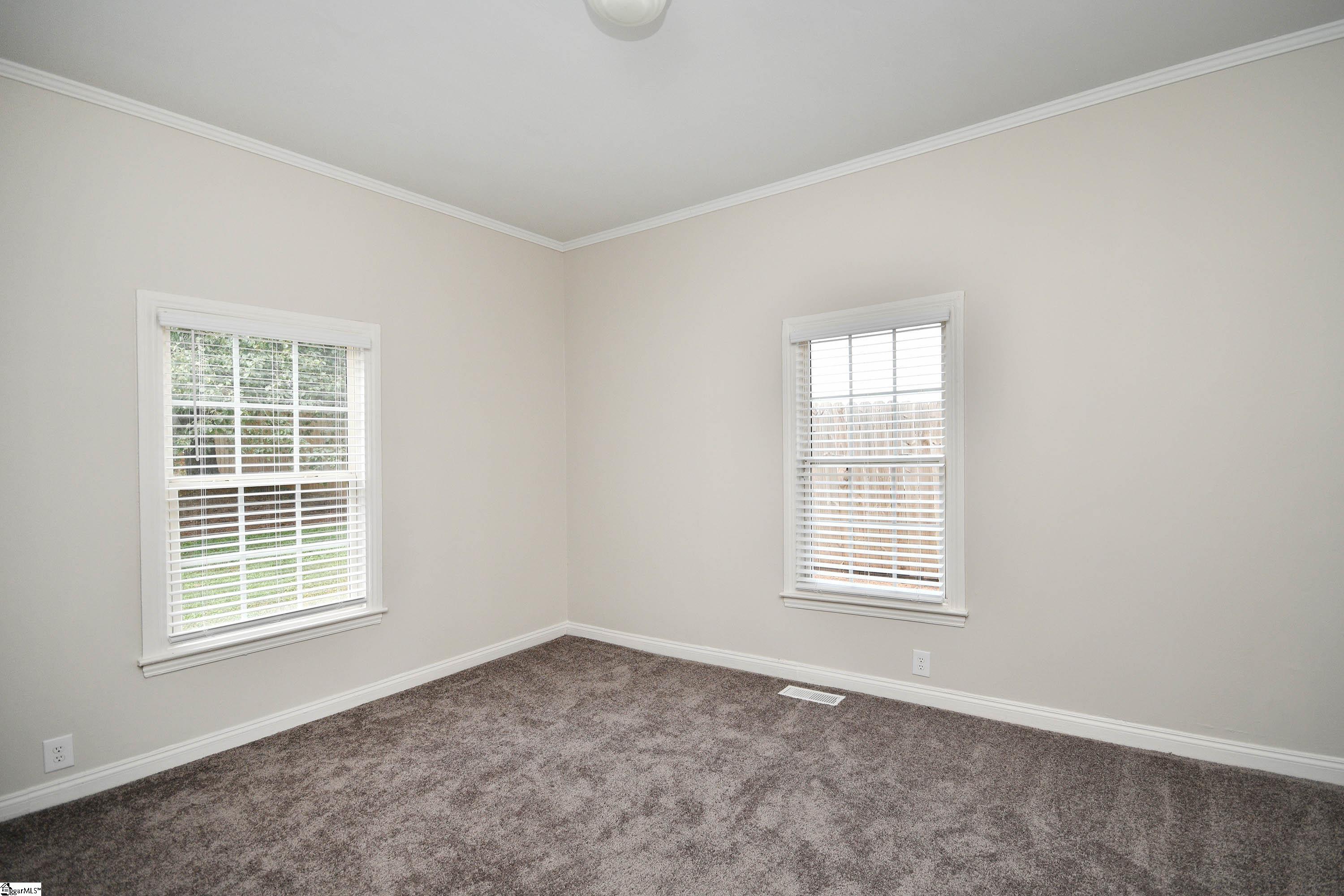 5 Cardwell Street Greenville, SC 29605