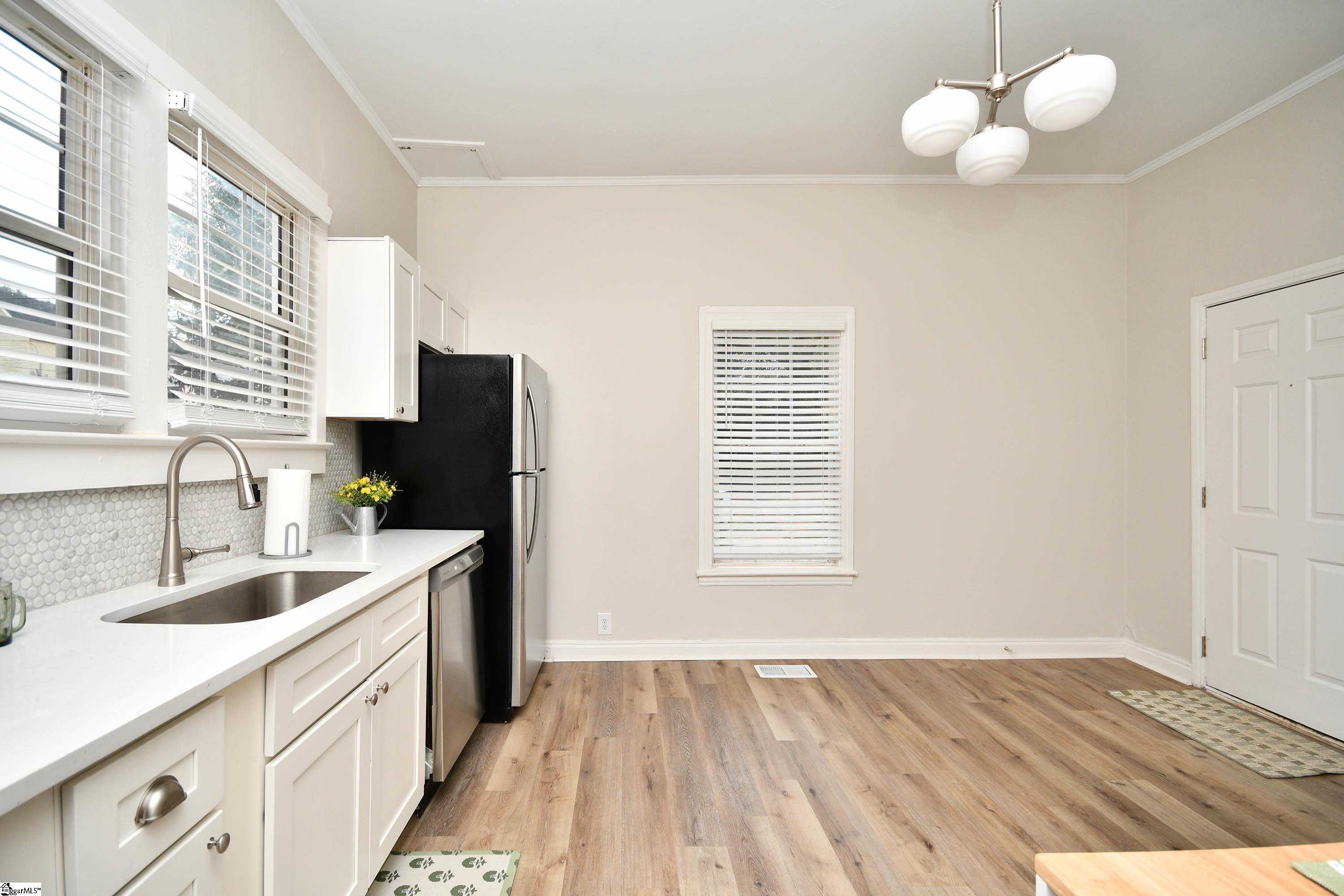5 Cardwell Street Greenville, SC 29605
