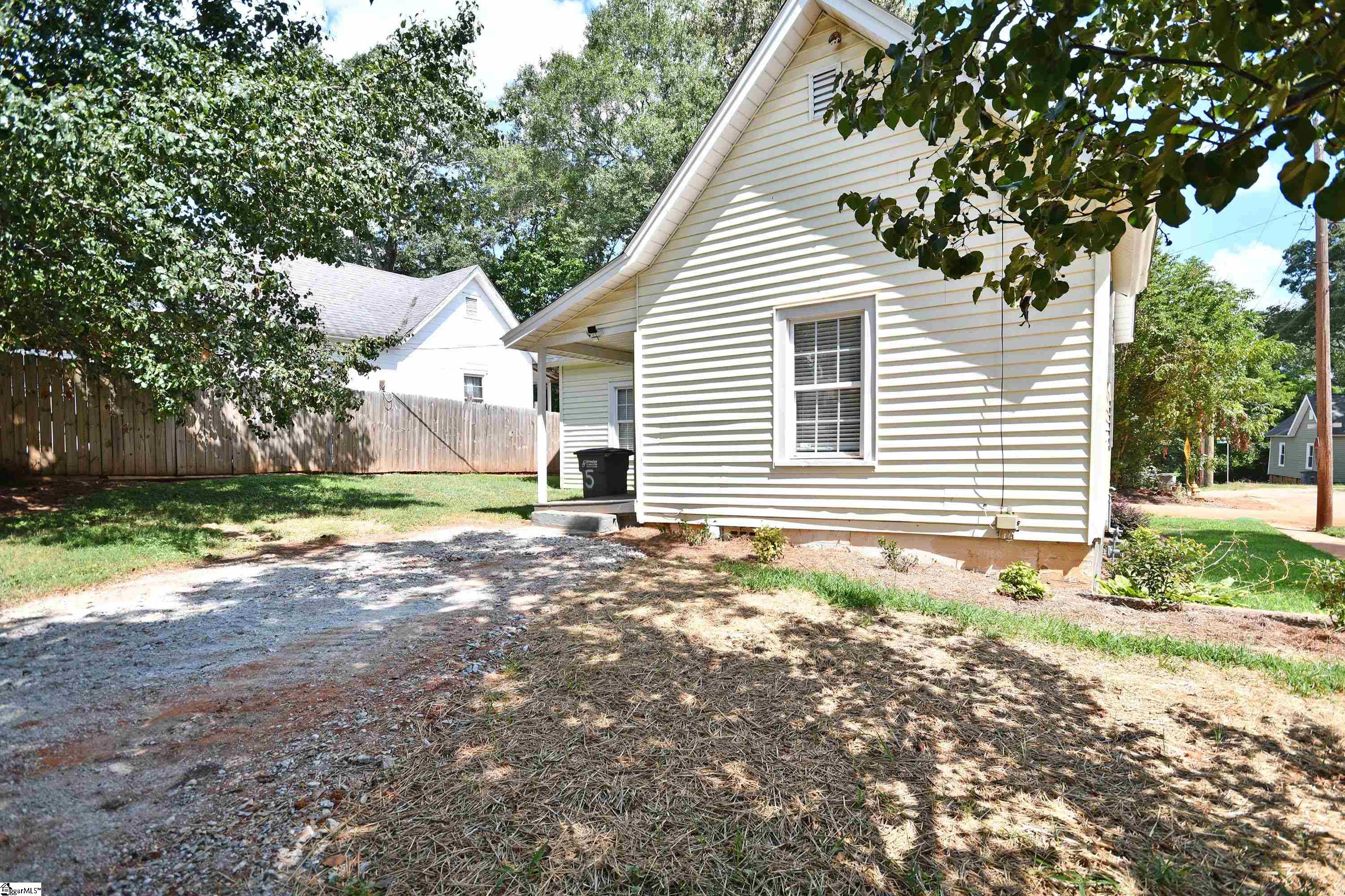 5 Cardwell Street Greenville, SC 29605