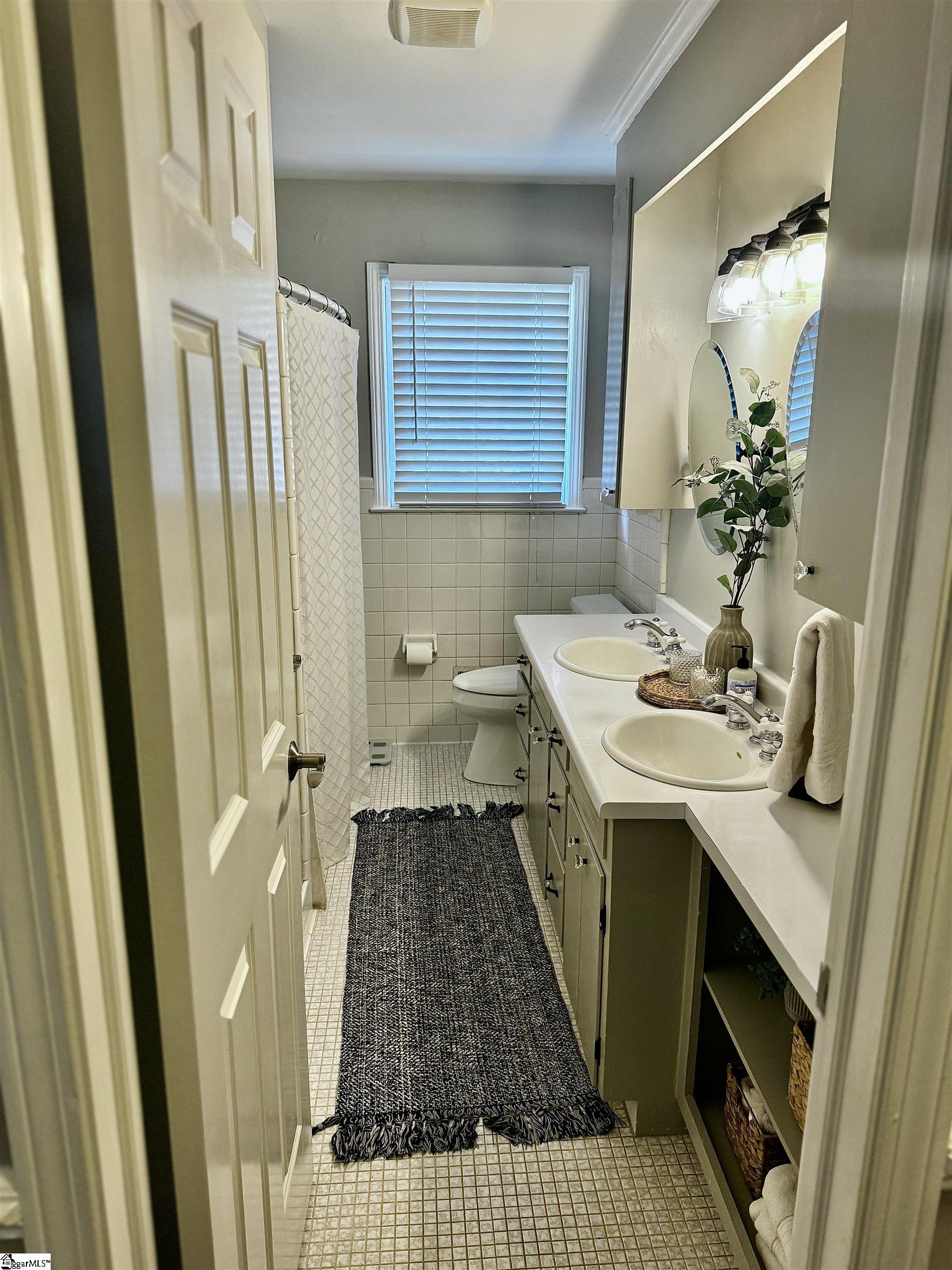 10 Dagenham Drive Greenville, SC 29615
