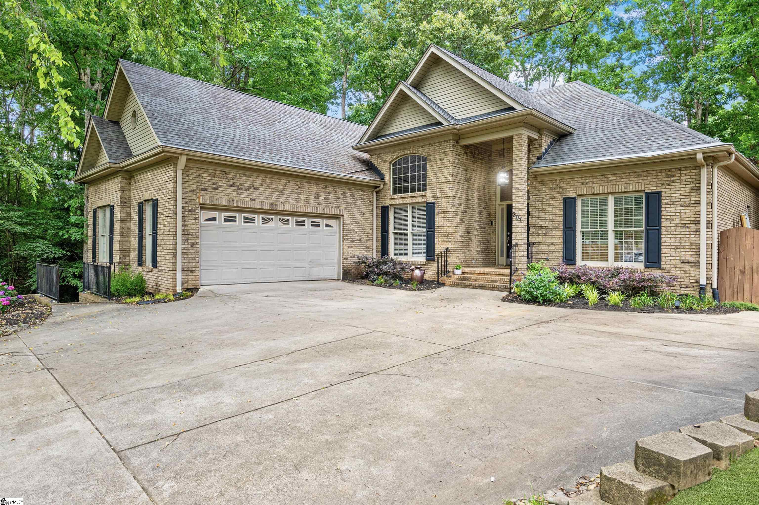 207 Player Way Simpsonville, SC 29681