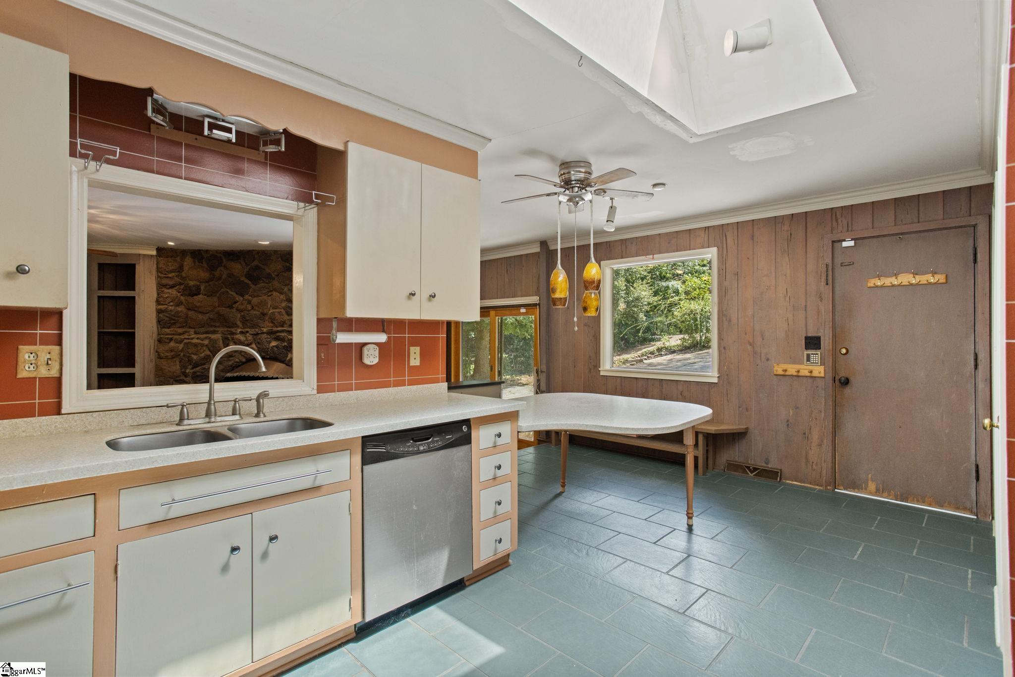 467 Henderson Road Greenville, SC 29607