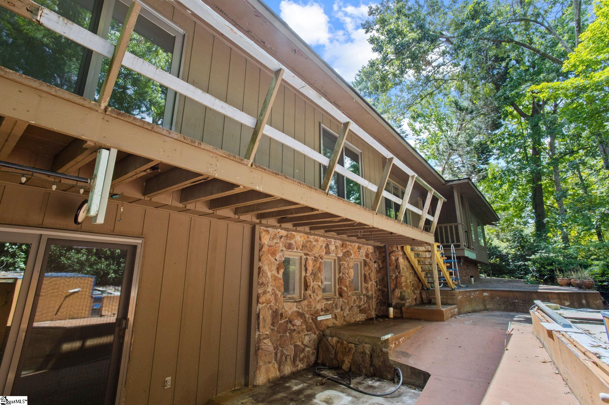 467 Henderson Road Greenville, SC 29607