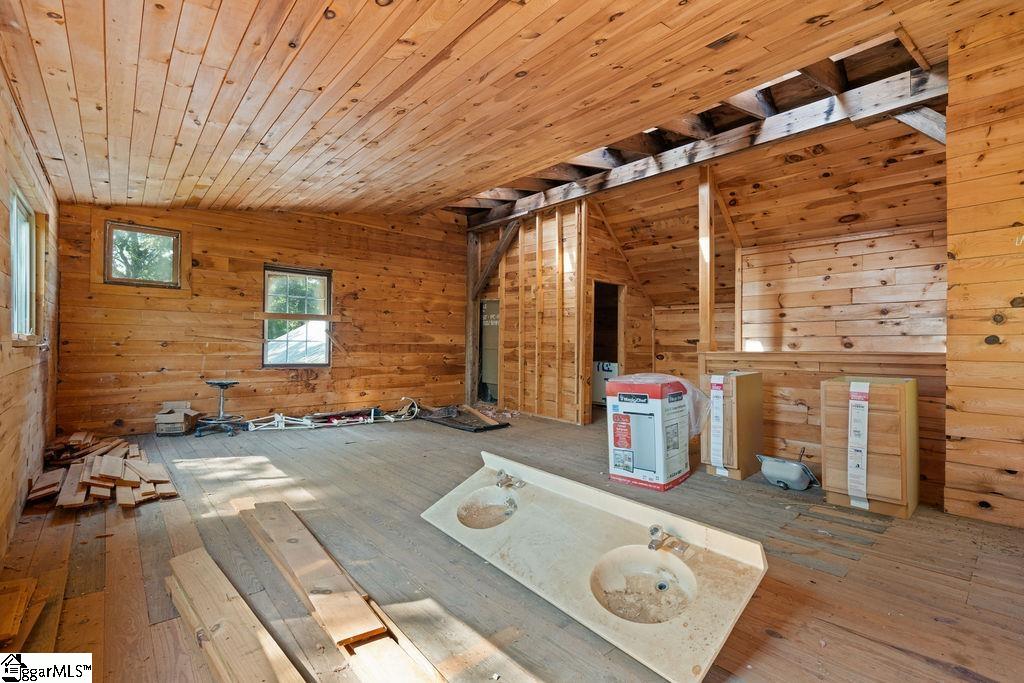 216 N Mechanic Street Pendelton, SC 29670