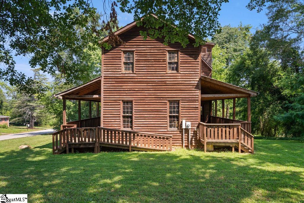 216 N Mechanic Street Pendelton, SC 29670