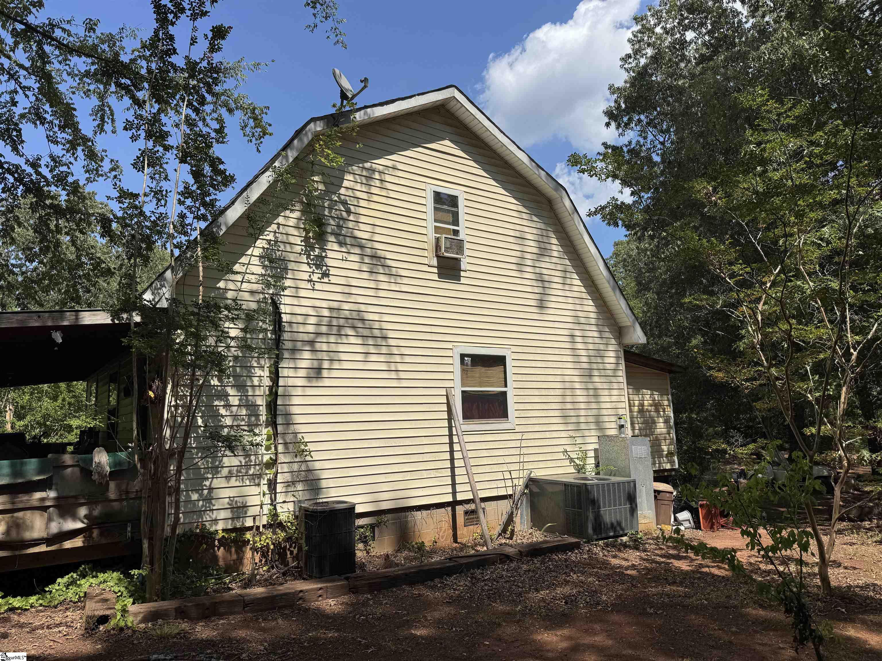 1324 Highway 81 N Calhoun Falls, SC 29628