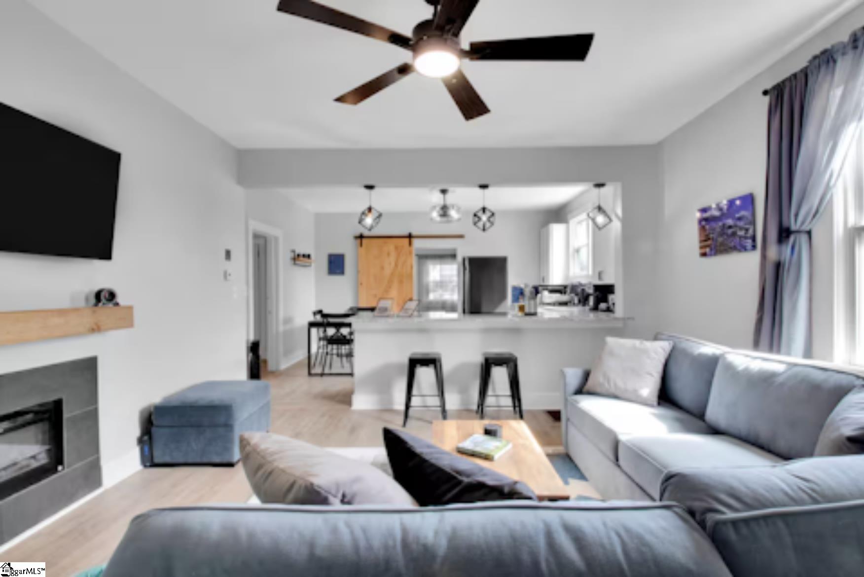 24 Draper Street Greenville, SC 29611-4742