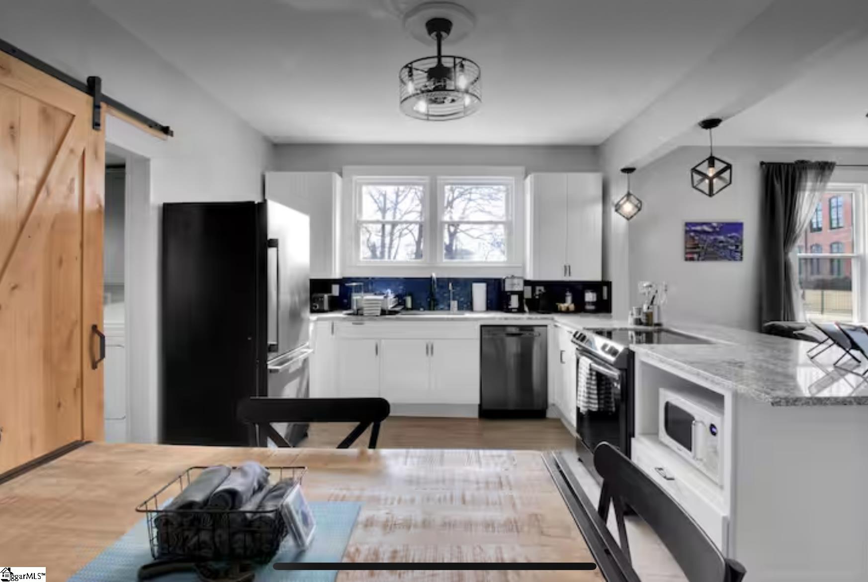 24 Draper Street Greenville, SC 29611-4742