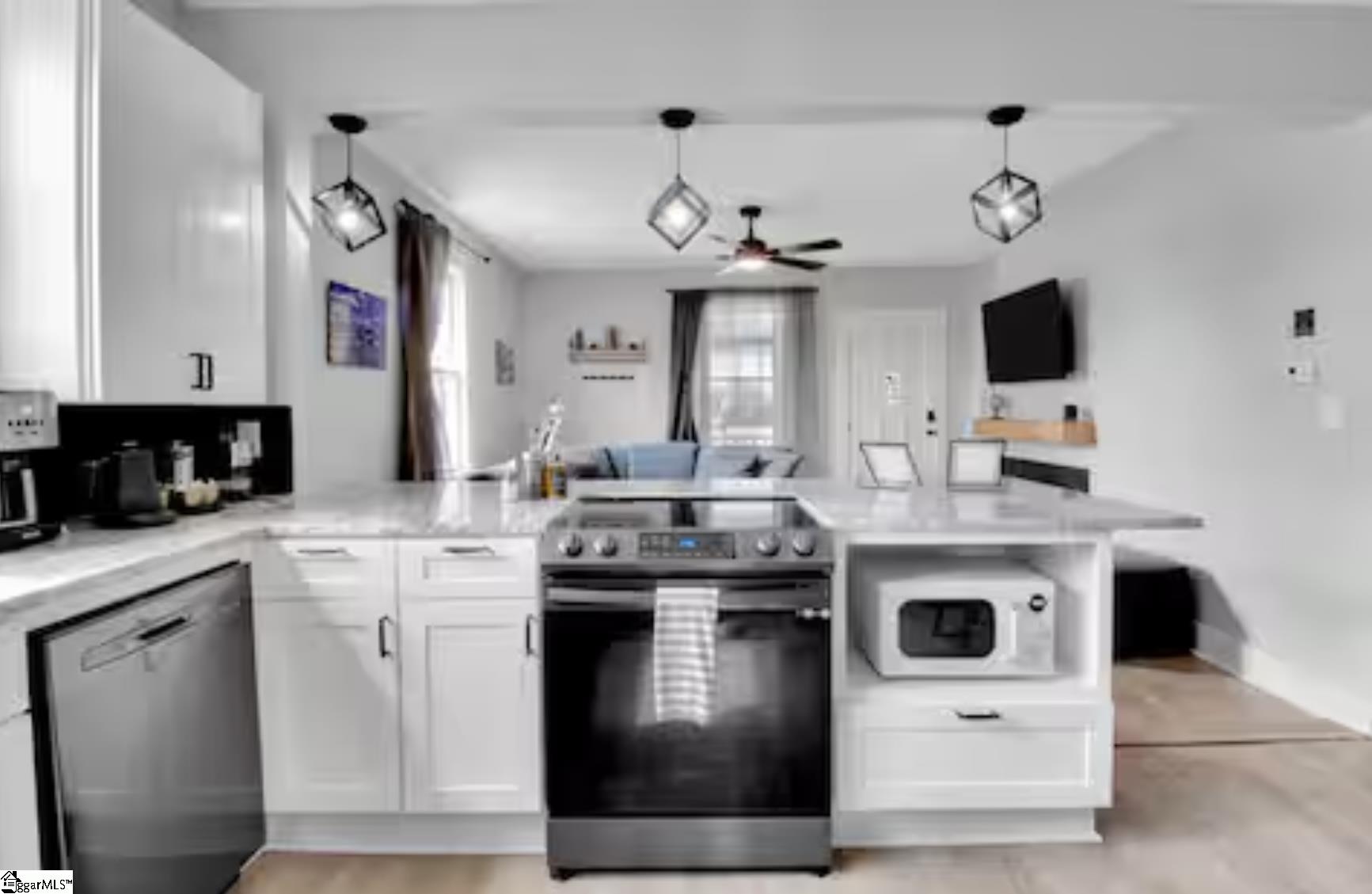 24 Draper Street Greenville, SC 29611-4742