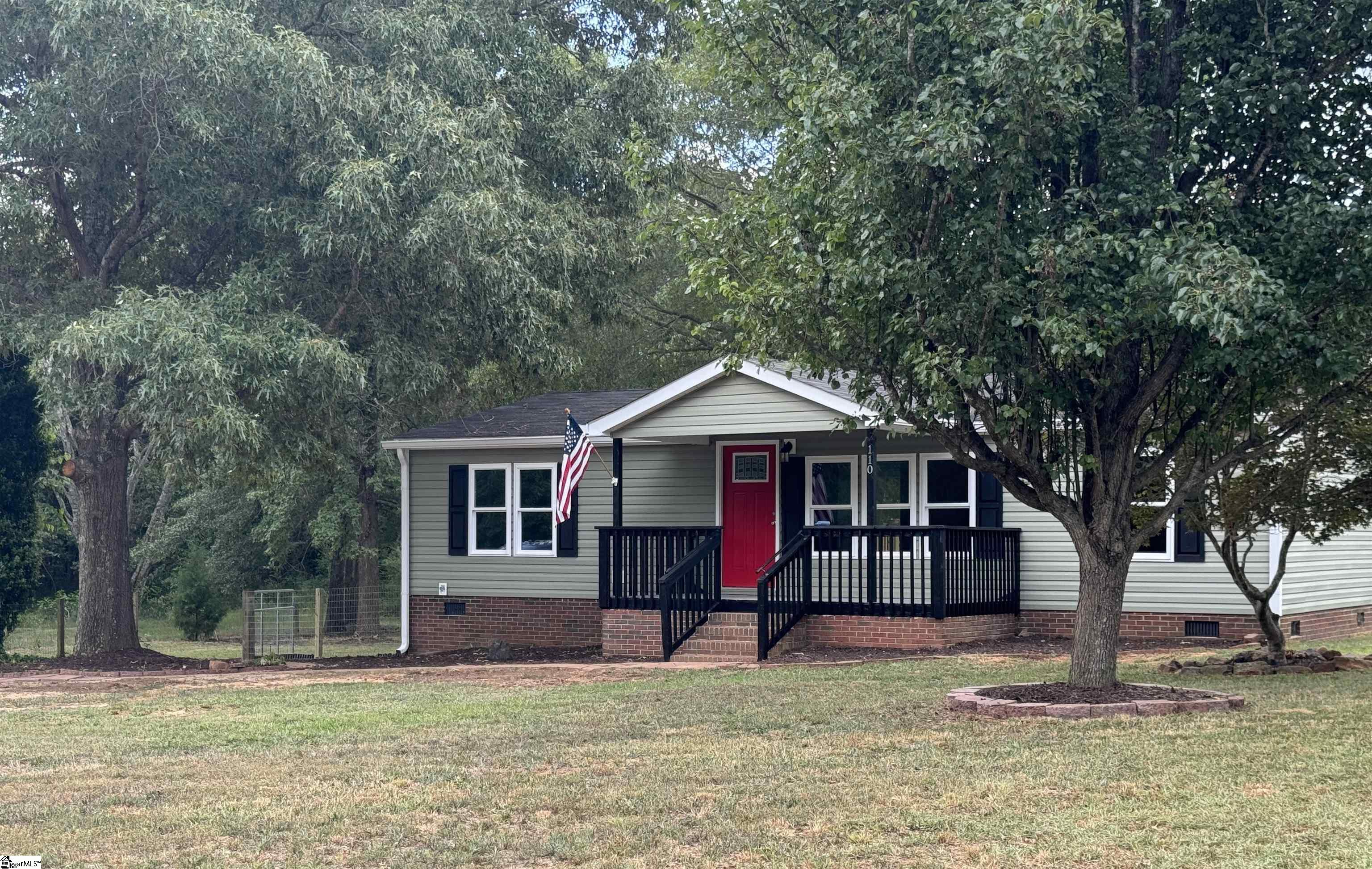 110 Woodford Place Court Gray Court, SC 29645