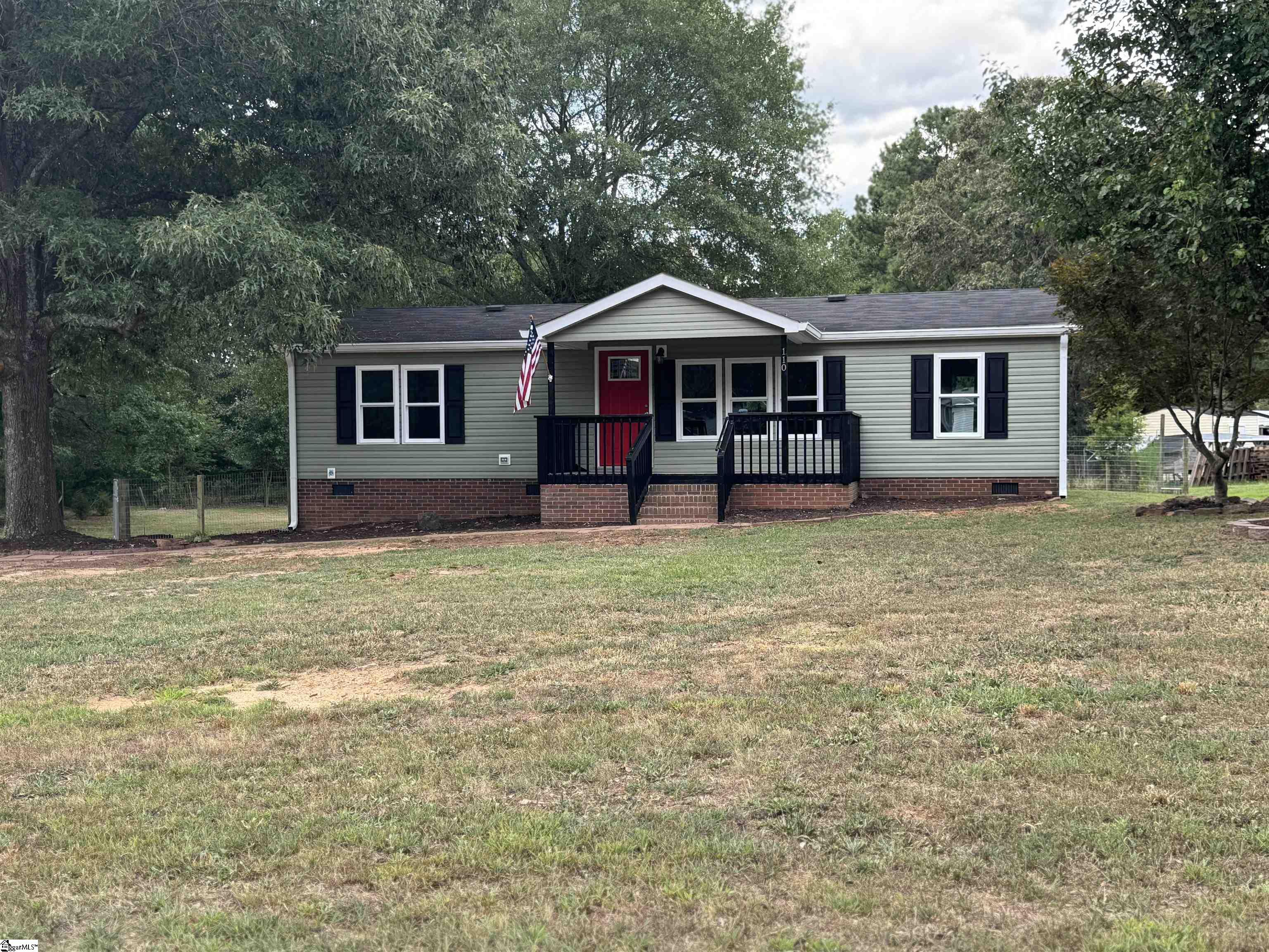 110 Woodford Place Court Gray Court, SC 29645