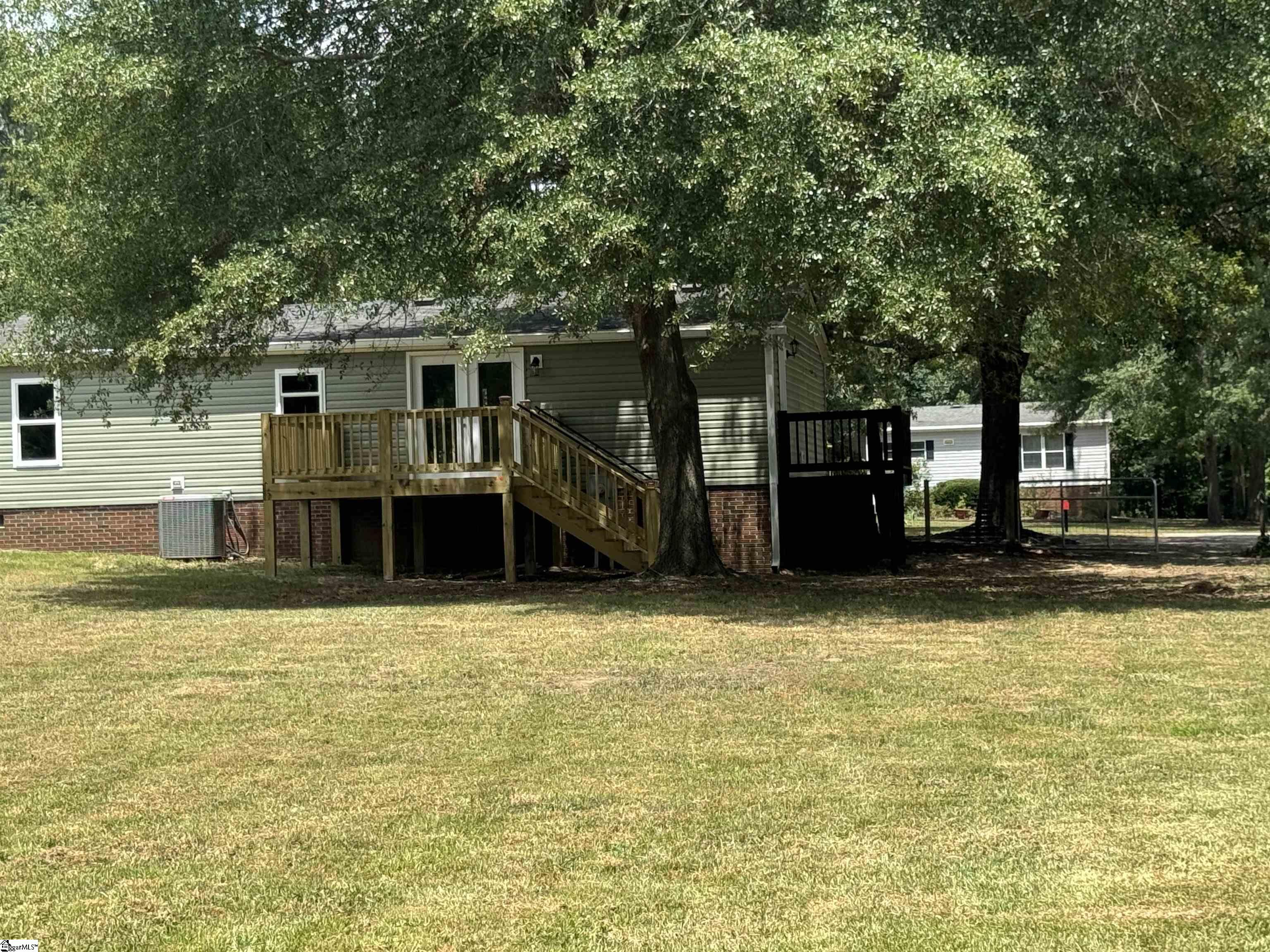 110 Woodford Place Court Gray Court, SC 29645