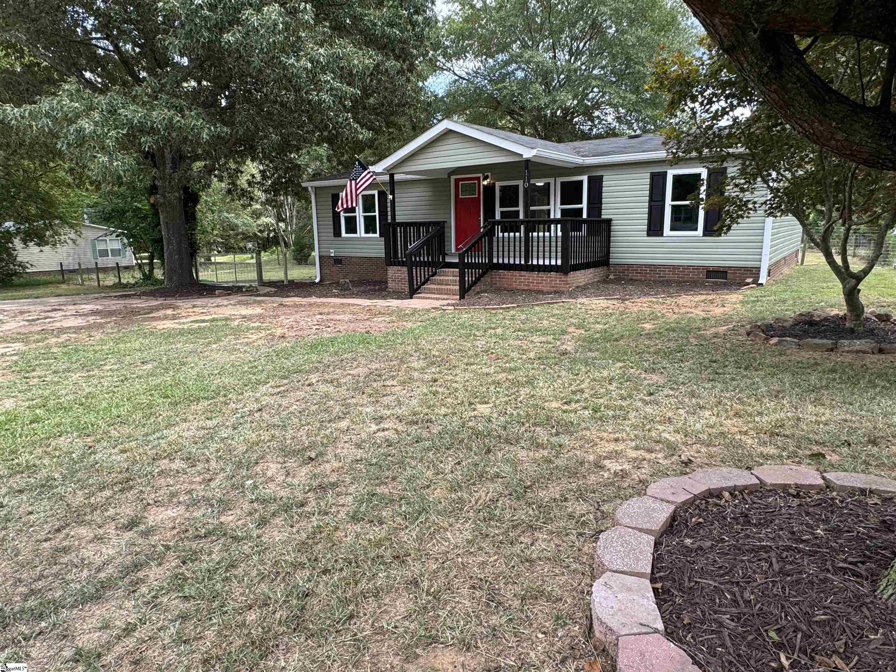 110 Woodford Place Court Gray Court, SC 29645