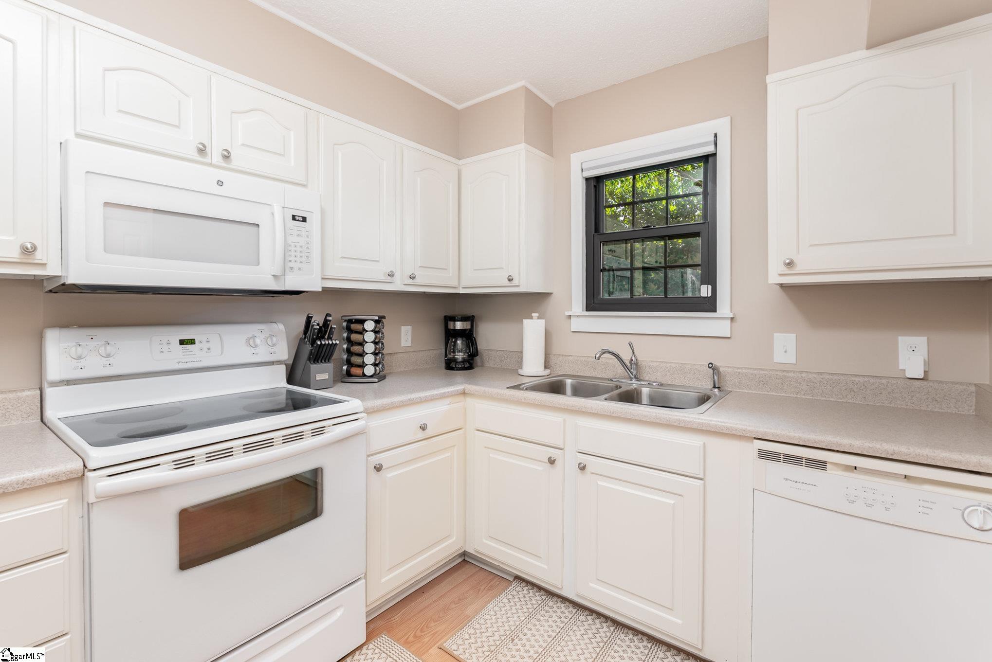 812 Reid School Road UNIT Unit 13 Taylors, SC 29687