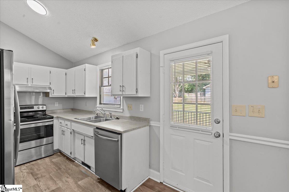 117 Oak Valley Drive Simpsonville, SC 29681
