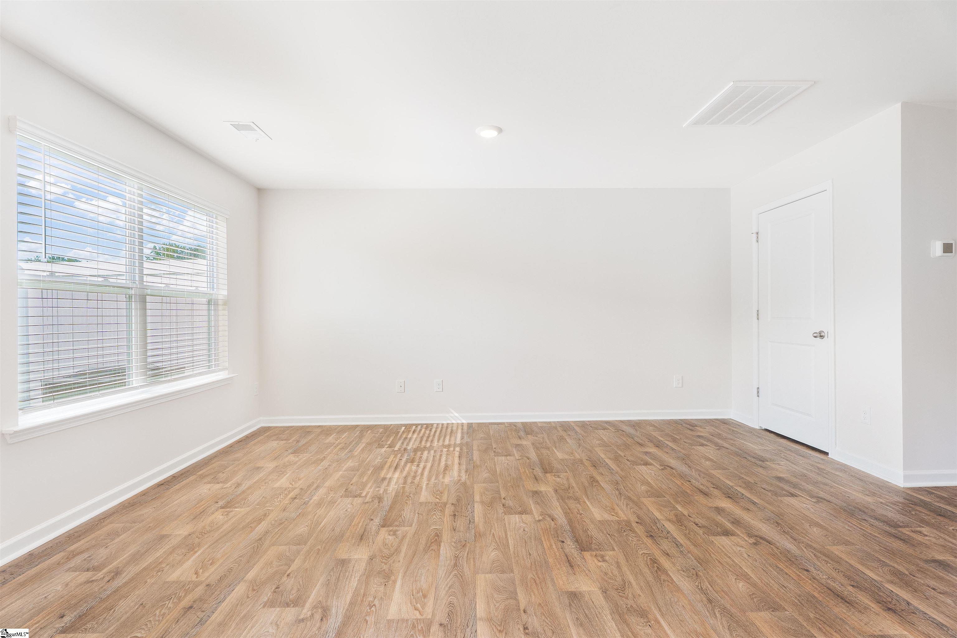 1218 N Norwhich Lane Spartanburg, SC 29301