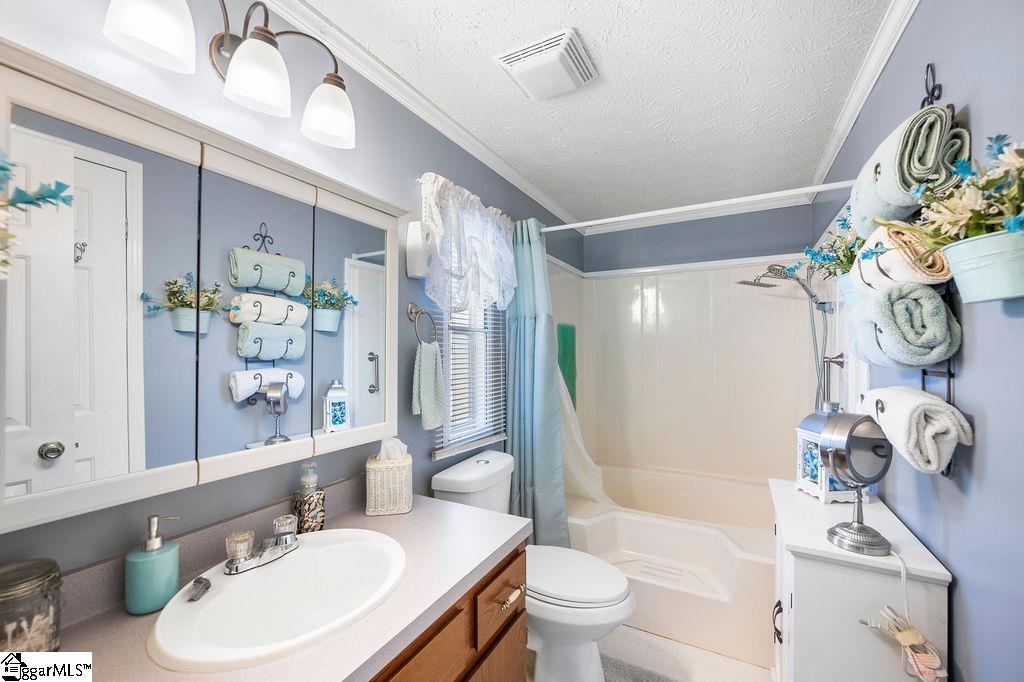 128 Barnett Road Campobello, SC 29322