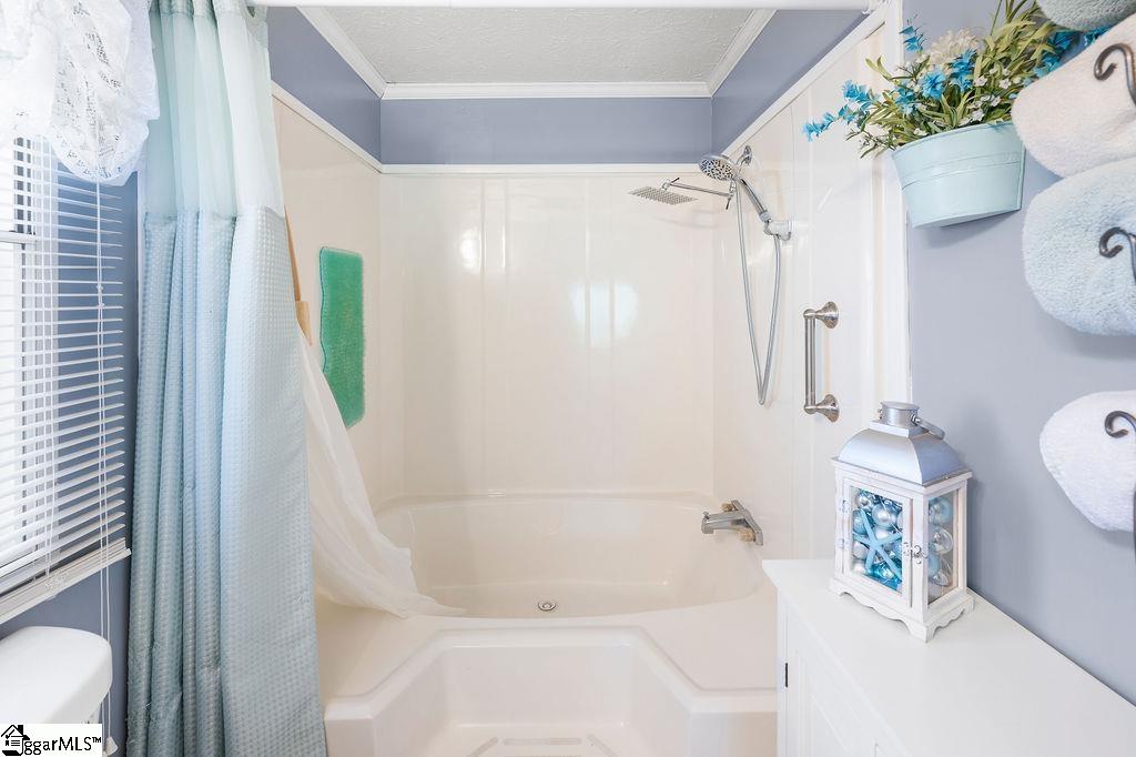 128 Barnett Road Campobello, SC 29322