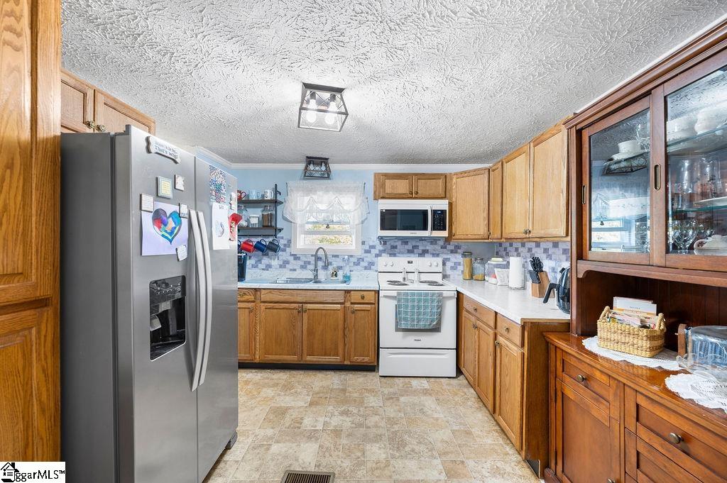 128 Barnett Road Campobello, SC 29322