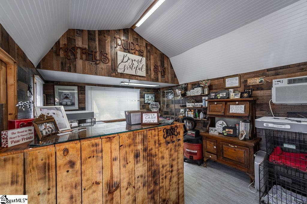 128 Barnett Road Campobello, SC 29322