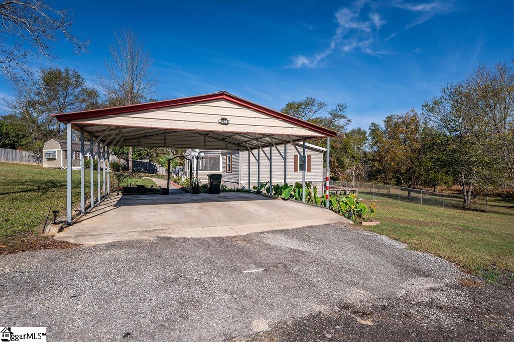 128 Barnett Road Campobello, SC 29322