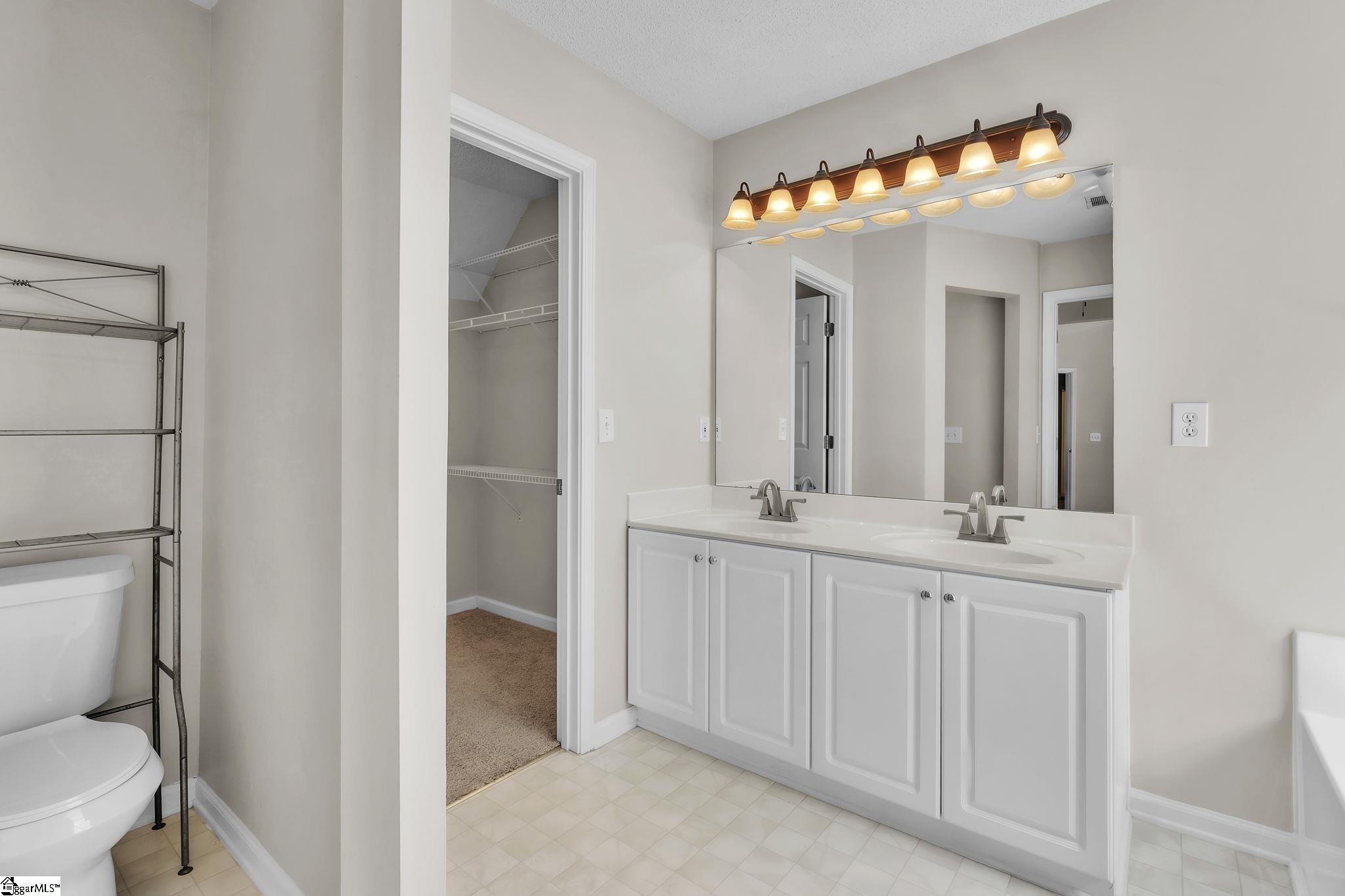 10 Brockmore Drive Greenville, SC 29605