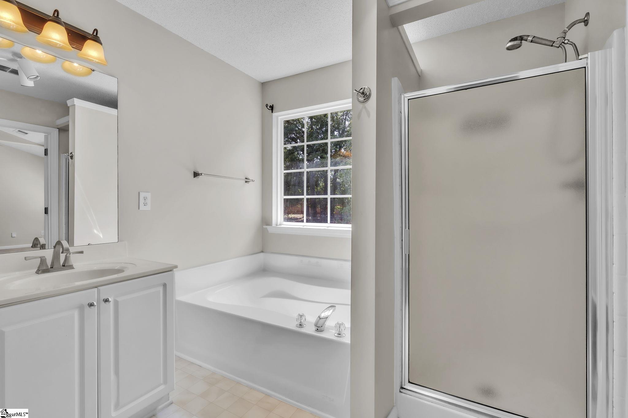 10 Brockmore Drive Greenville, SC 29605