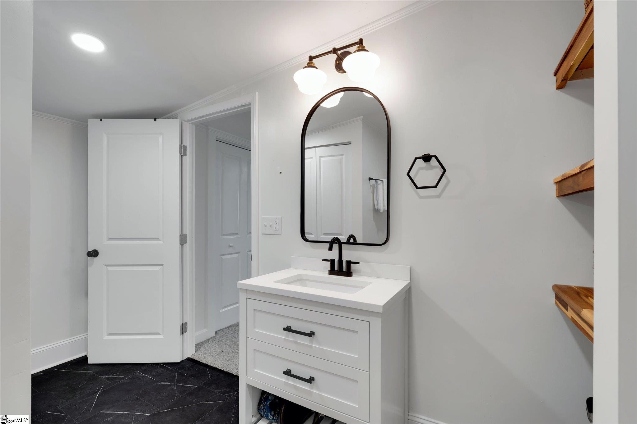 209 Donnan Road Taylors, SC 29687