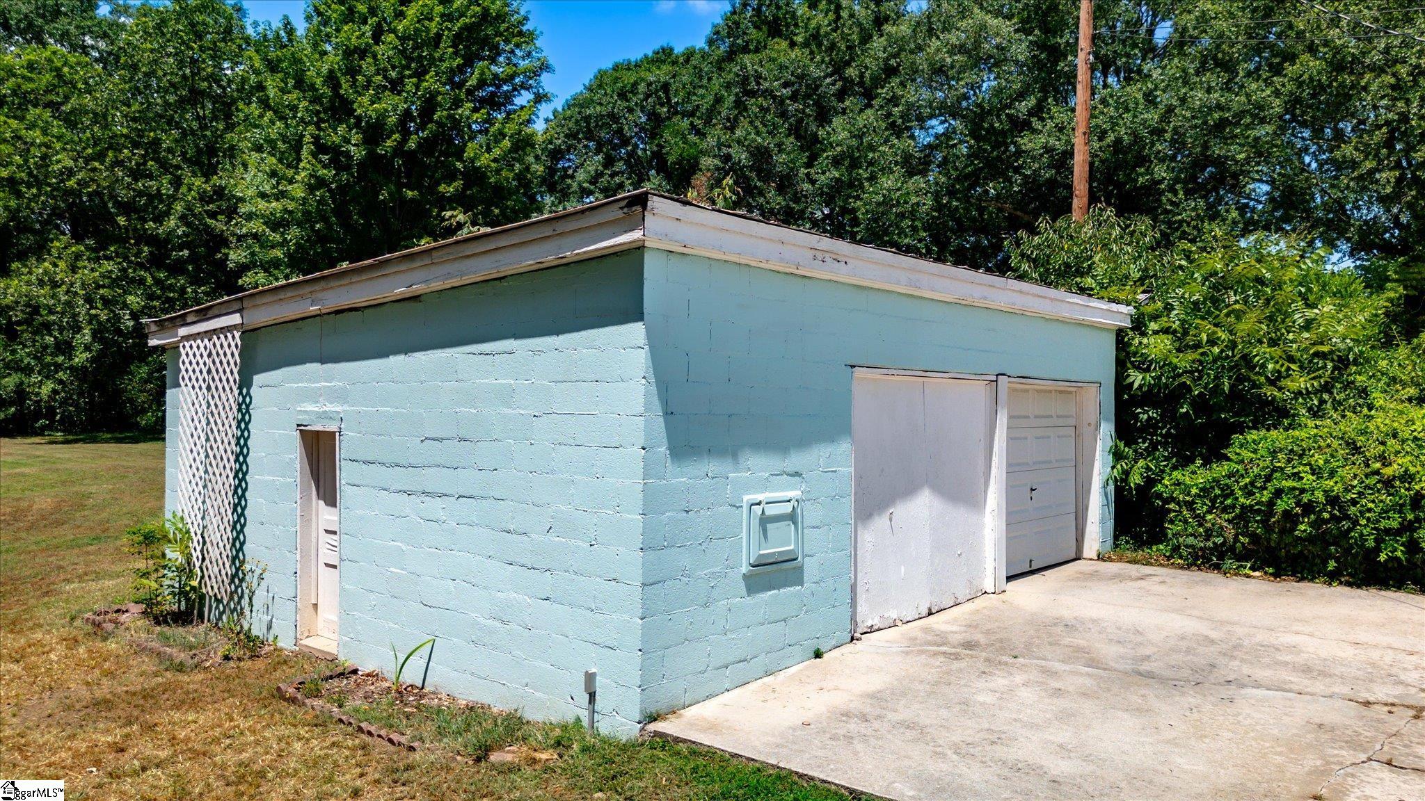 209 Donnan Road Taylors, SC 29687