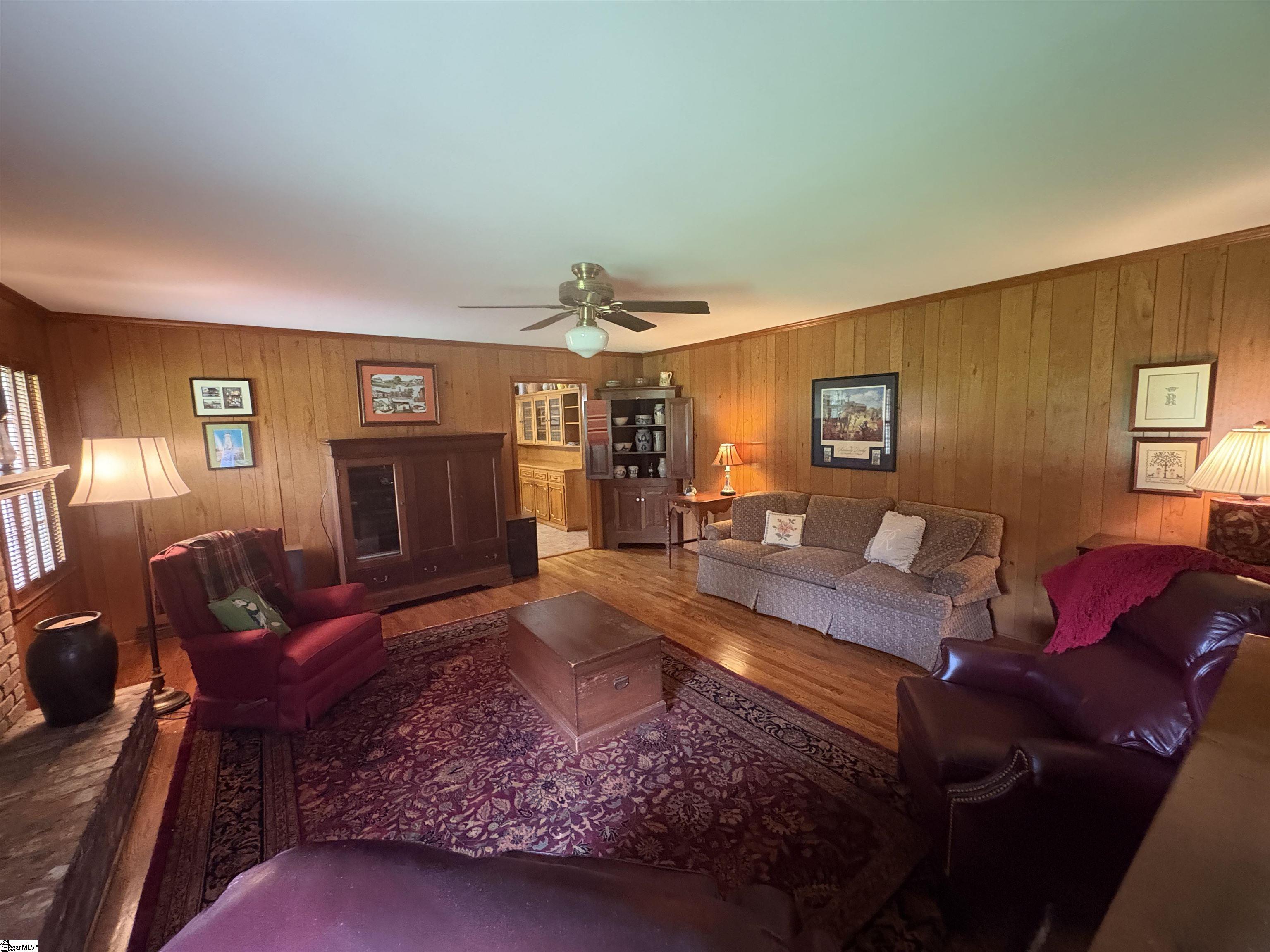 718 Parkview Drive Laurens, SC 29360