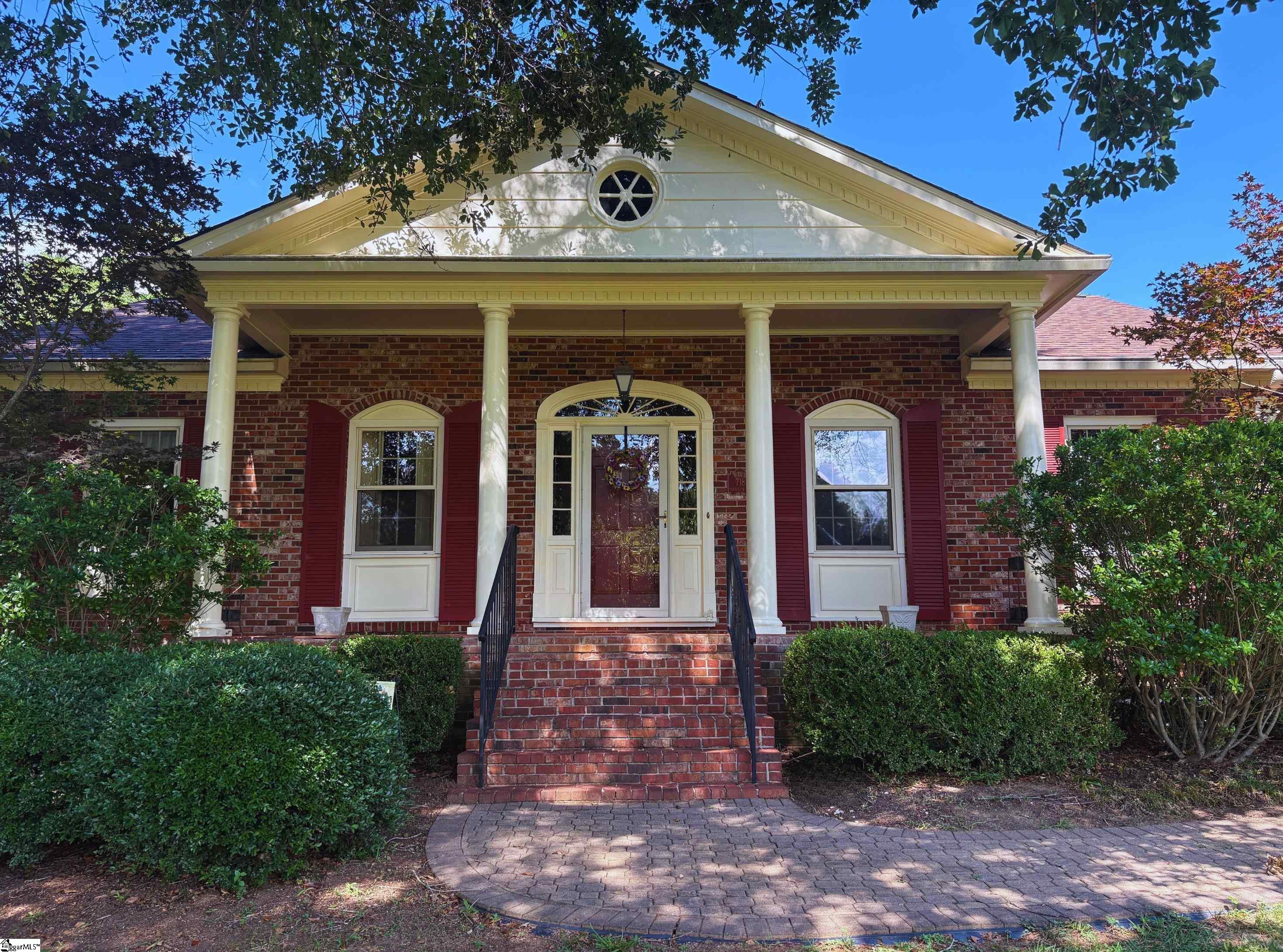 718 Parkview Drive Laurens, SC 29360
