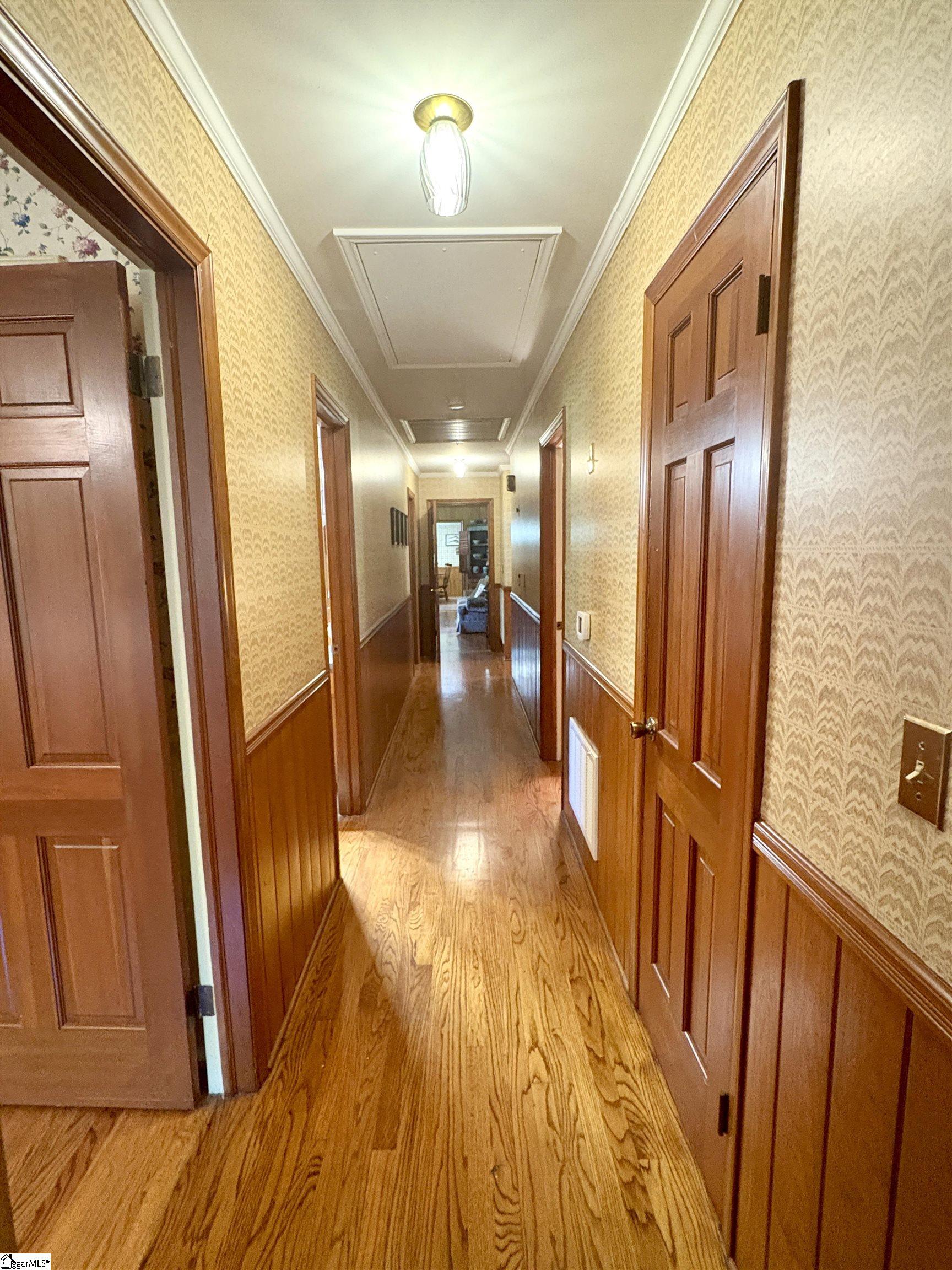 718 Parkview Drive Laurens, SC 29360
