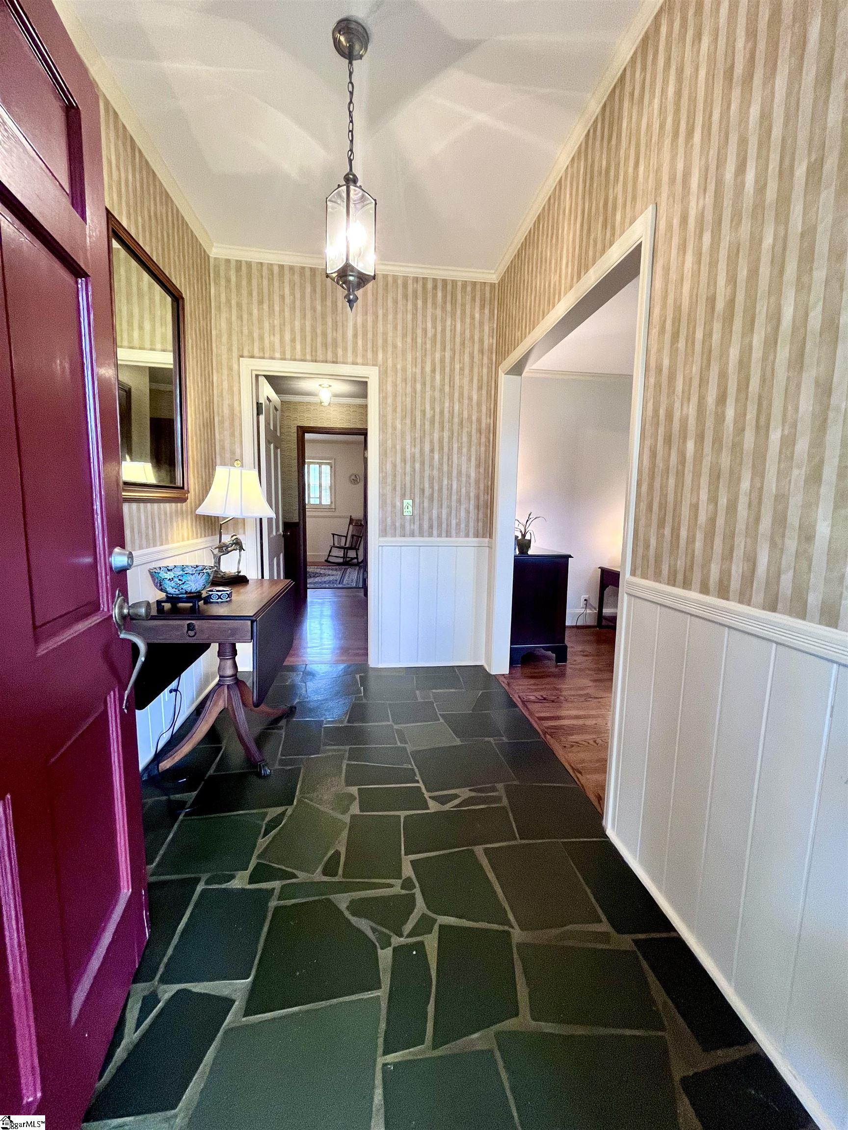 718 Parkview Drive Laurens, SC 29360