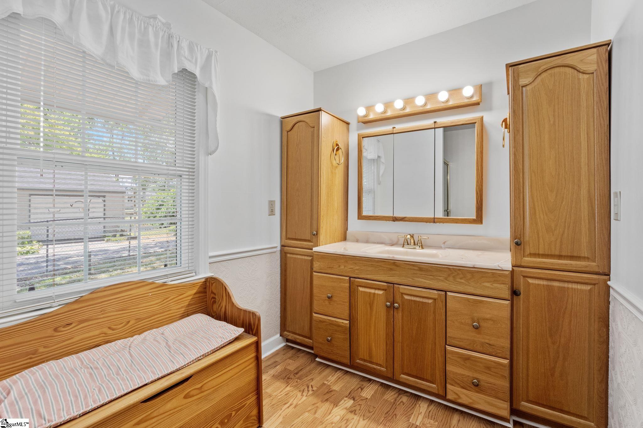 206 Ivydale Drive Greenville, SC 29609