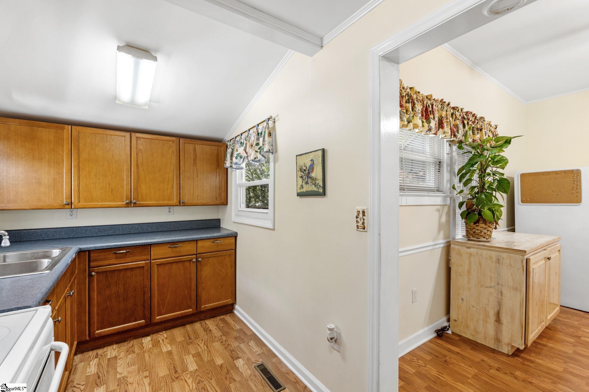 206 Ivydale Drive Greenville, SC 29609