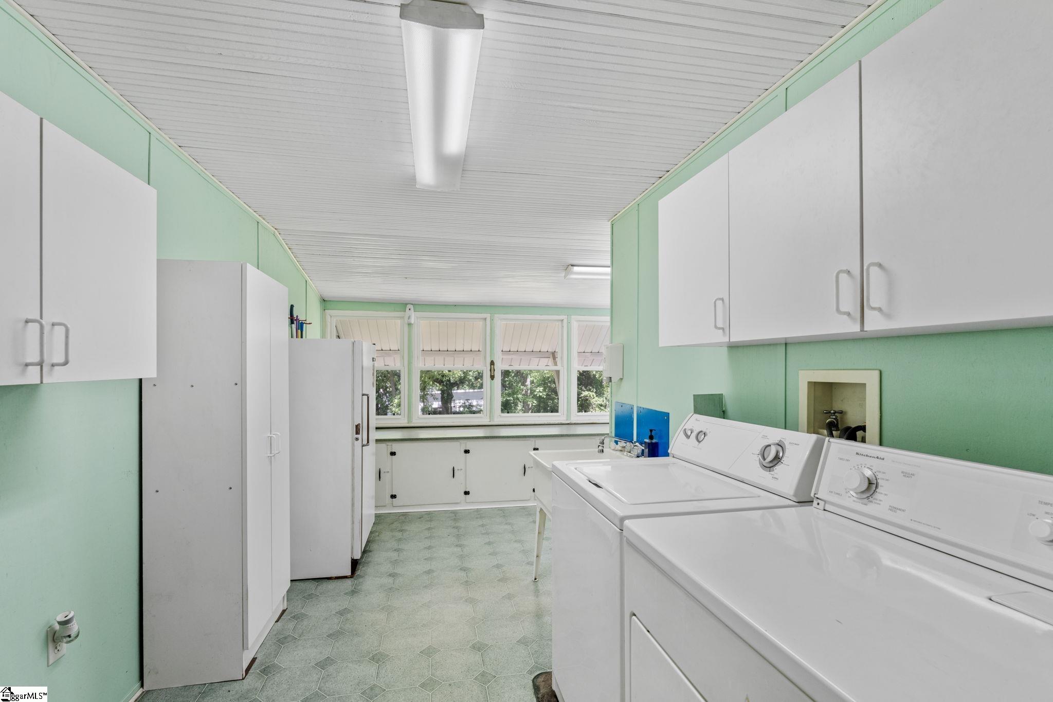 206 Ivydale Drive Greenville, SC 29609