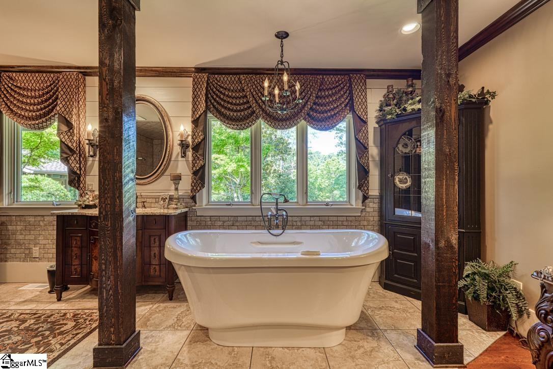 121 Montgomery Drive Spartanburg, SC 29302