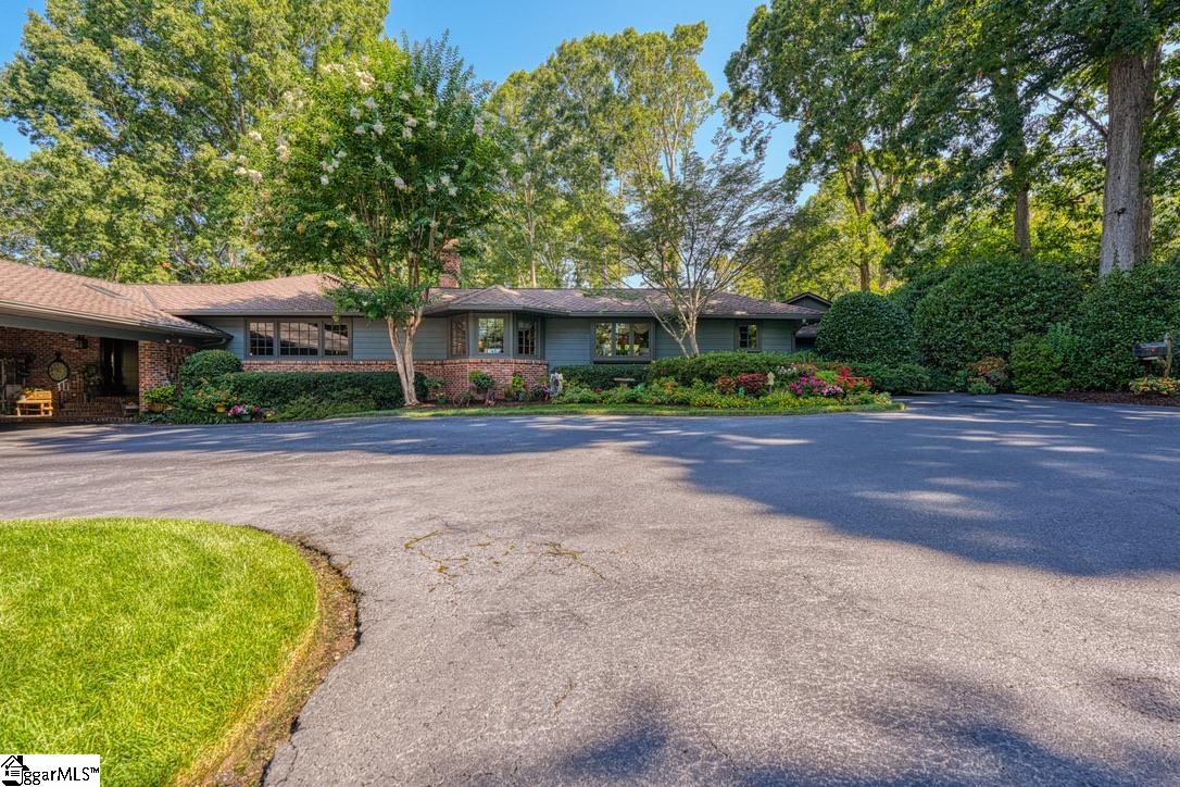121 Montgomery Drive Spartanburg, SC 29302