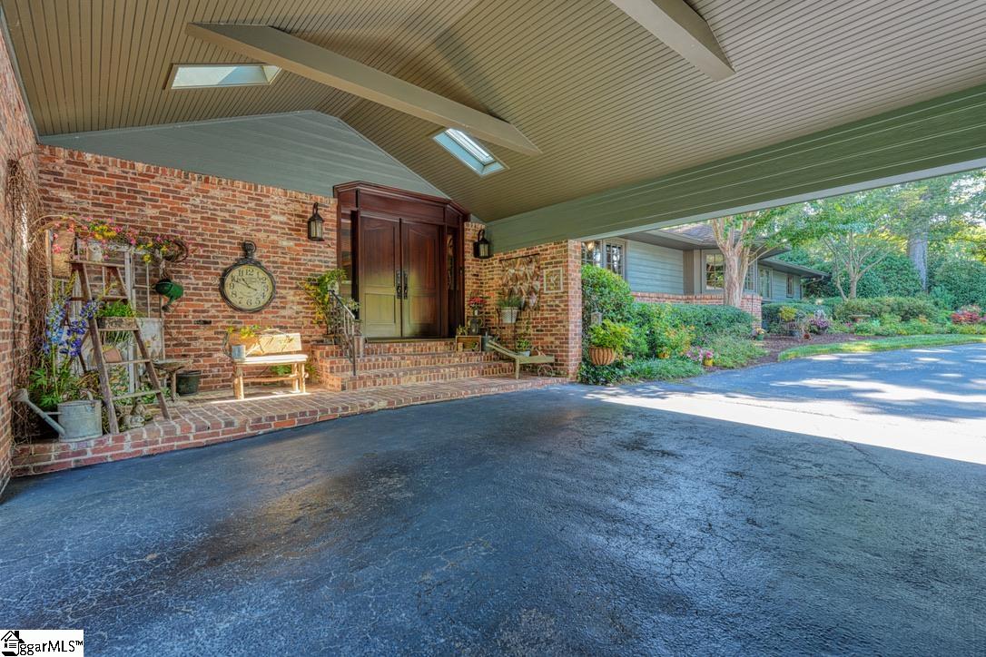 121 Montgomery Drive Spartanburg, SC 29302