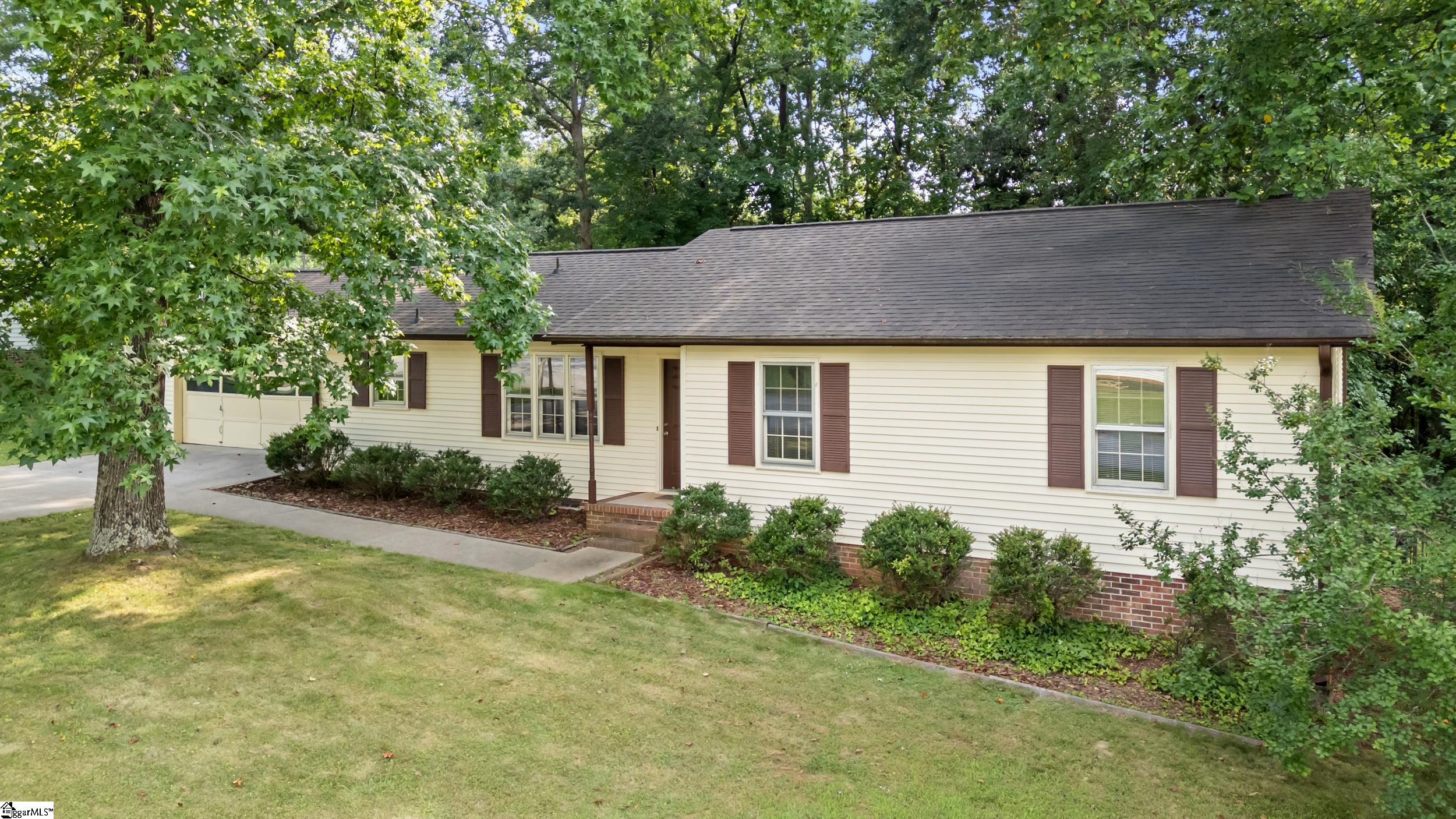 816 Brentwood Way Simpsonville, SC 29680