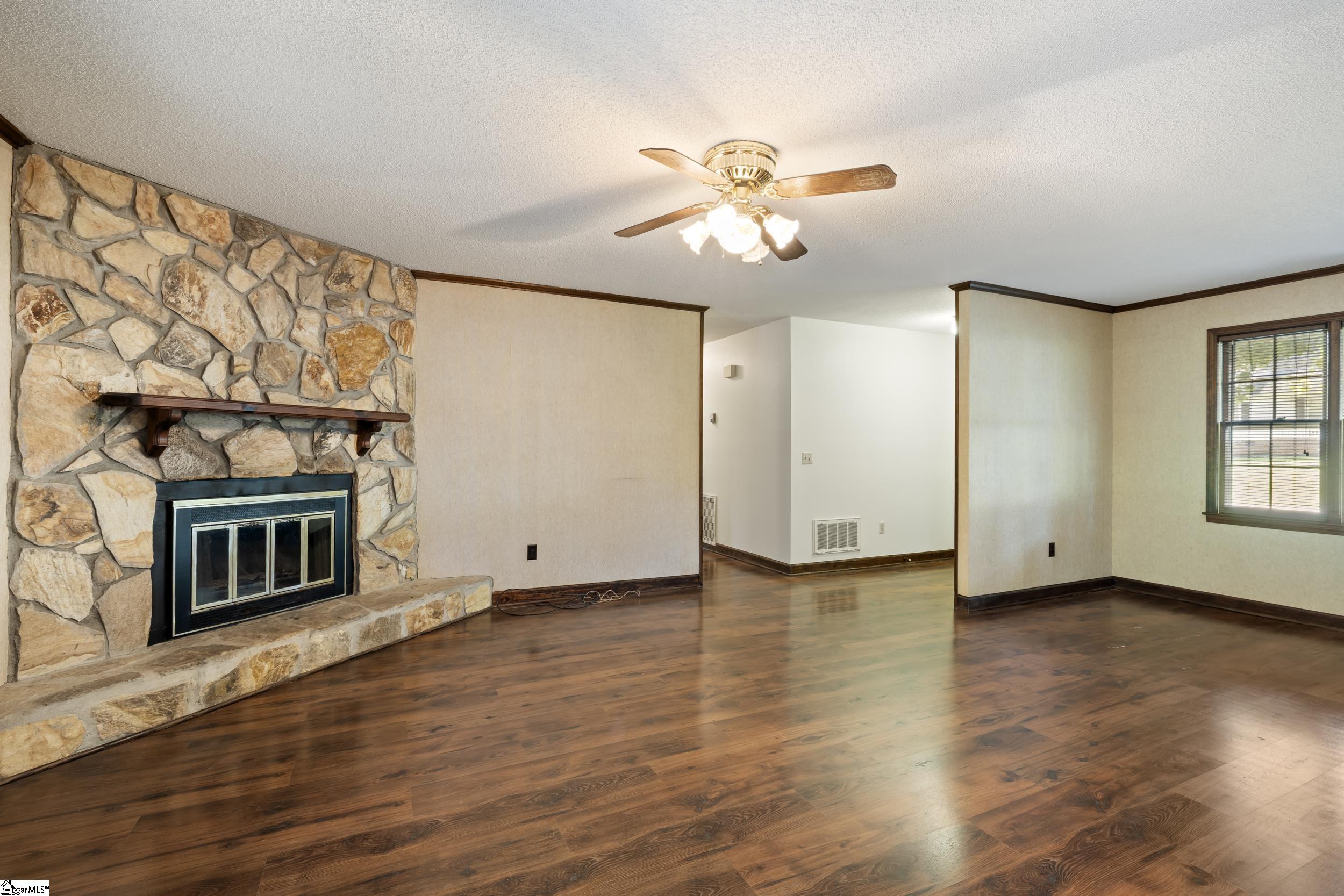 816 Brentwood Way Simpsonville, SC 29680